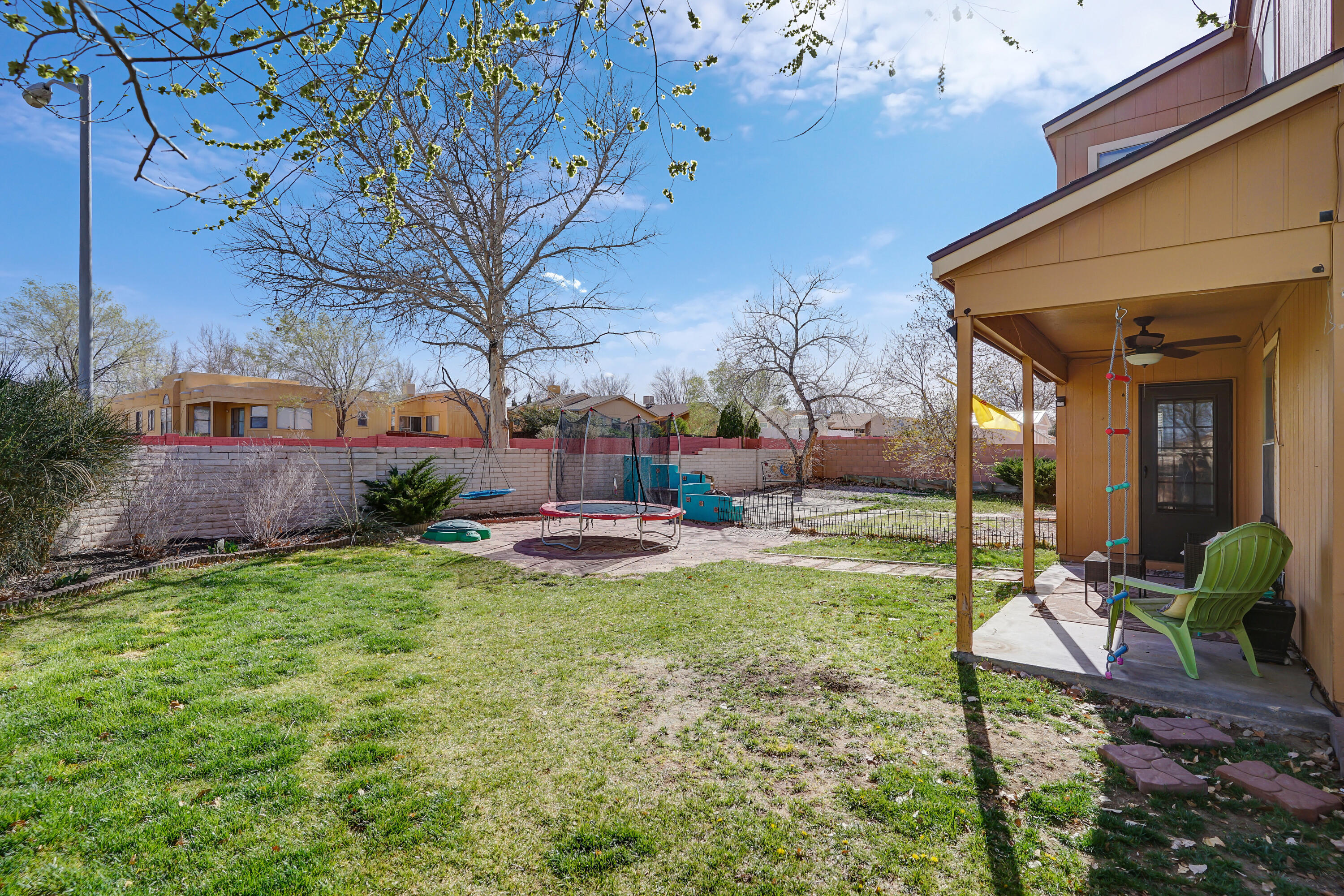 1506 GOLDEN EYE Loop NE