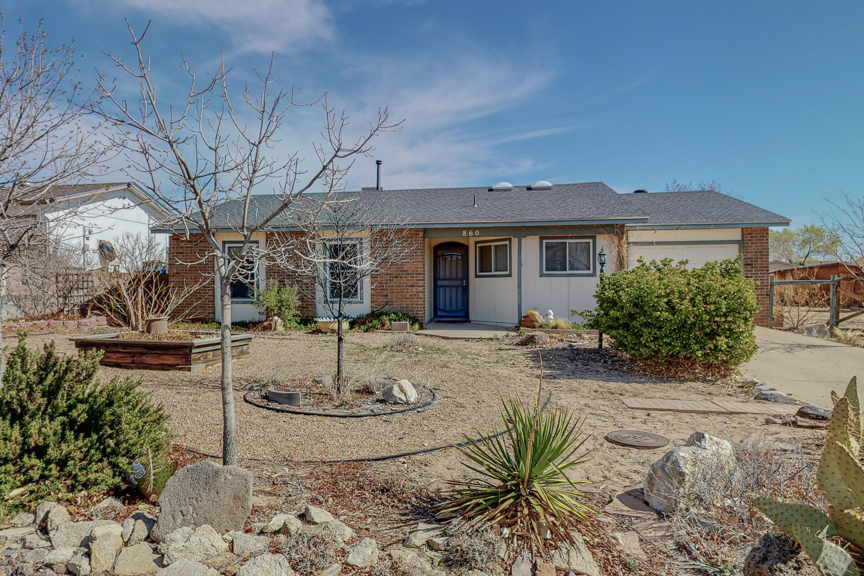860 AMETHYST Drive NE