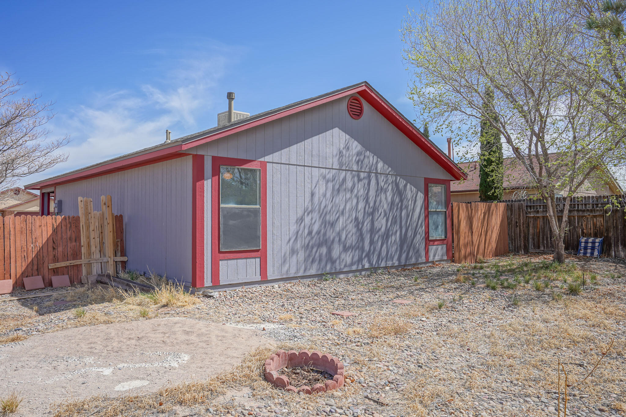 1975 GOMEZ Drive SW