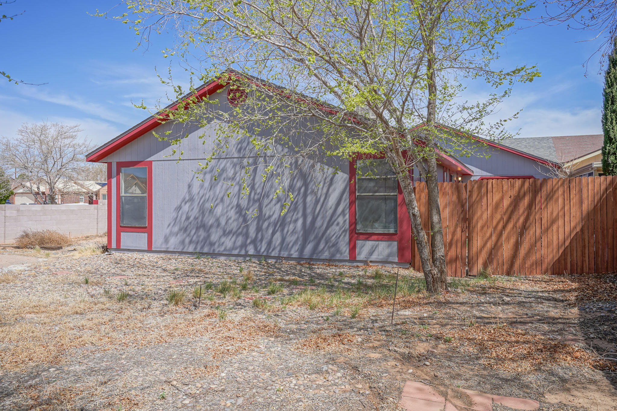 1975 GOMEZ Drive SW
