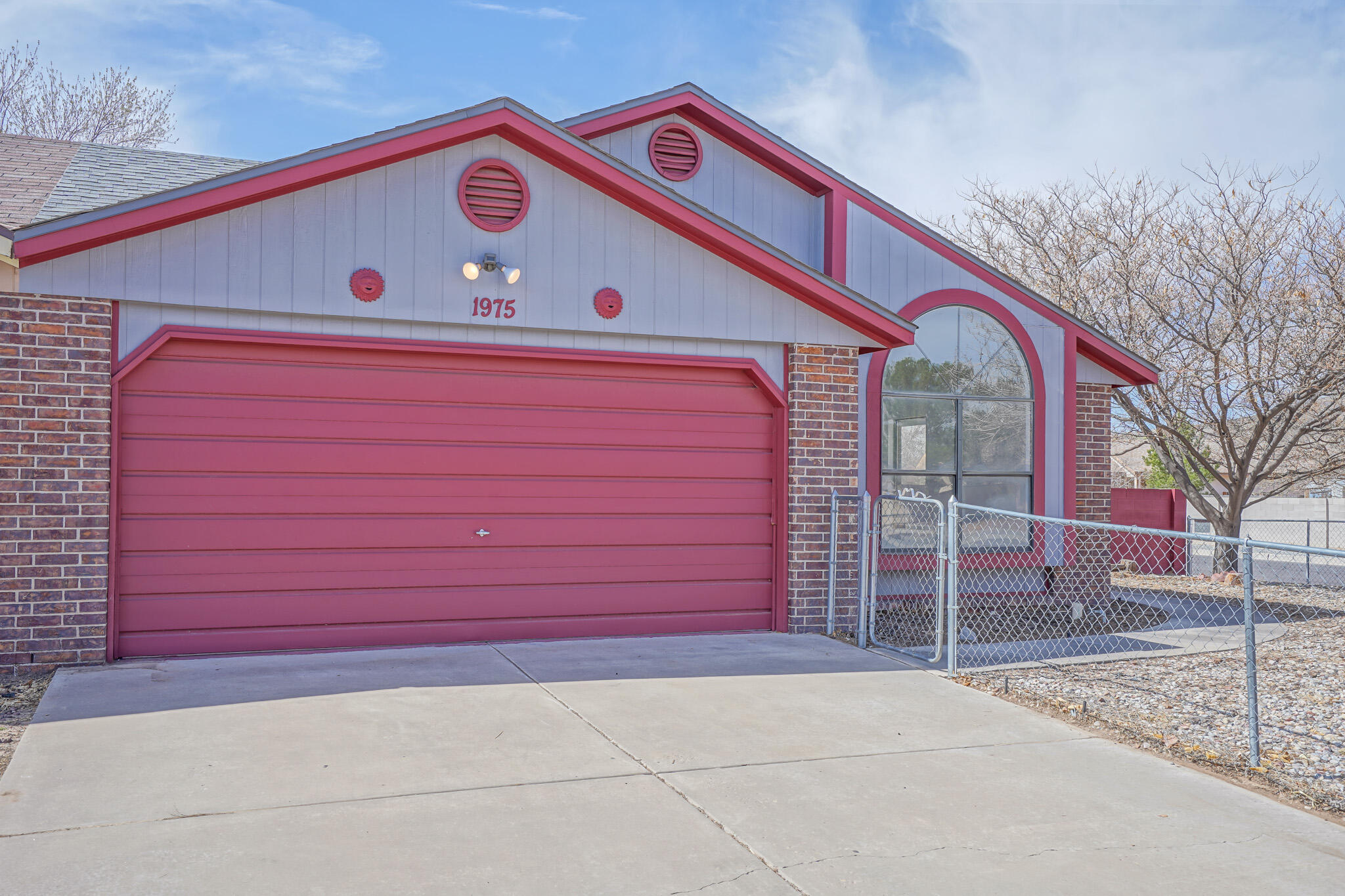 1975 GOMEZ Drive SW