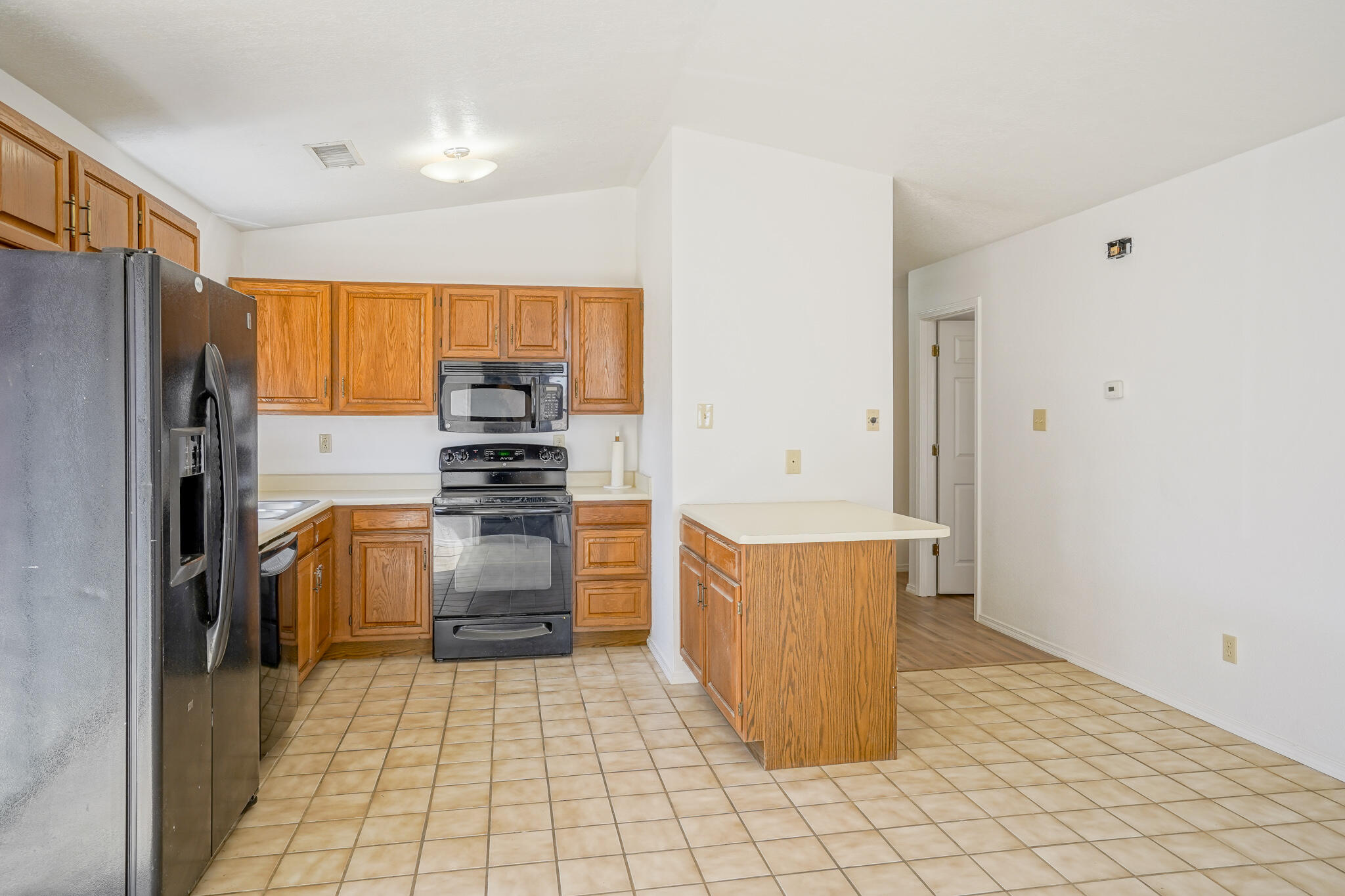 1975 GOMEZ Drive SW