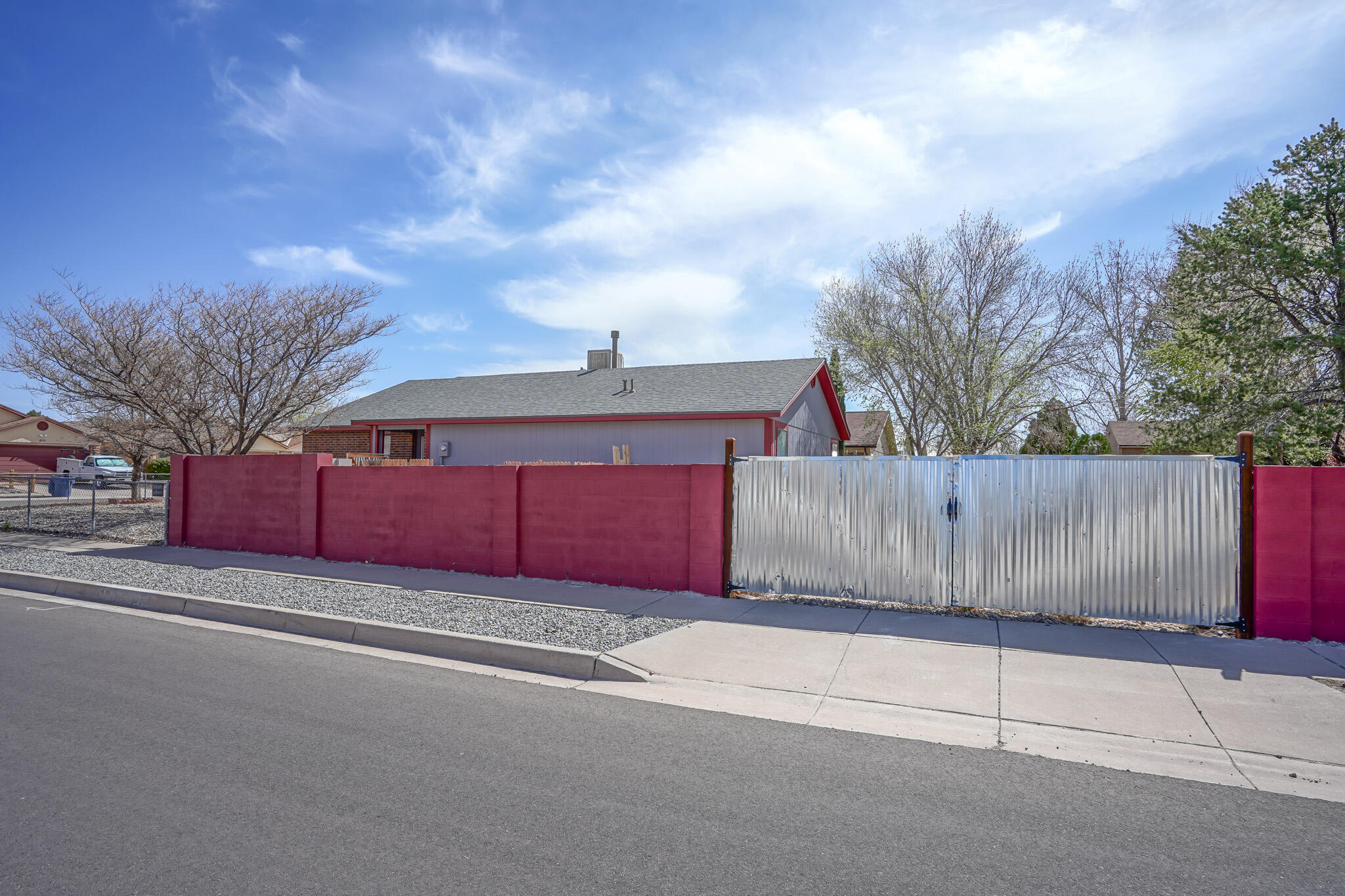 1975 GOMEZ Drive SW