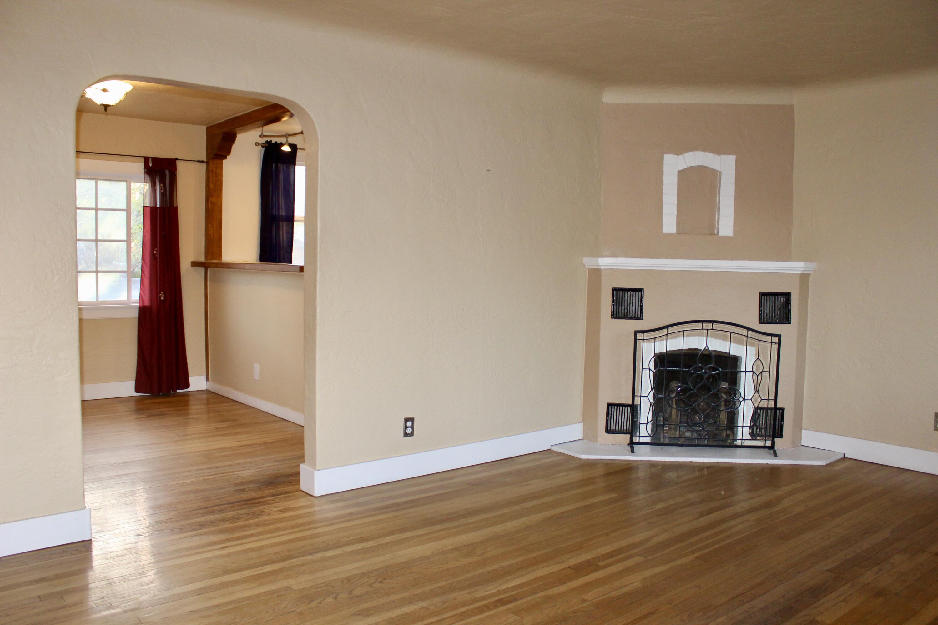 713 CARLISLE Boulevard NE