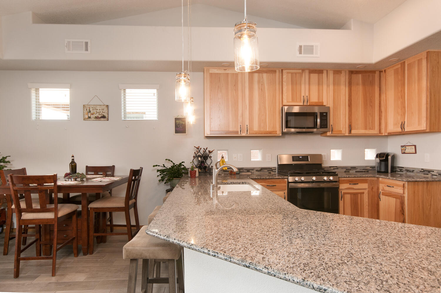 2043 COUGAR RUN Court SE