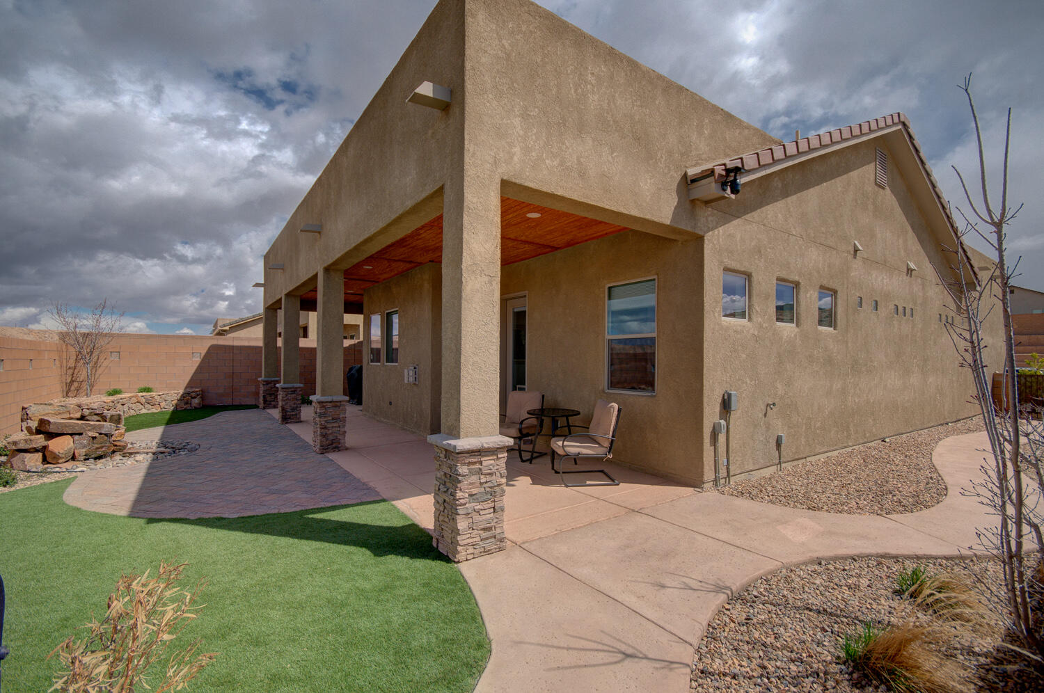 2043 COUGAR RUN Court SE