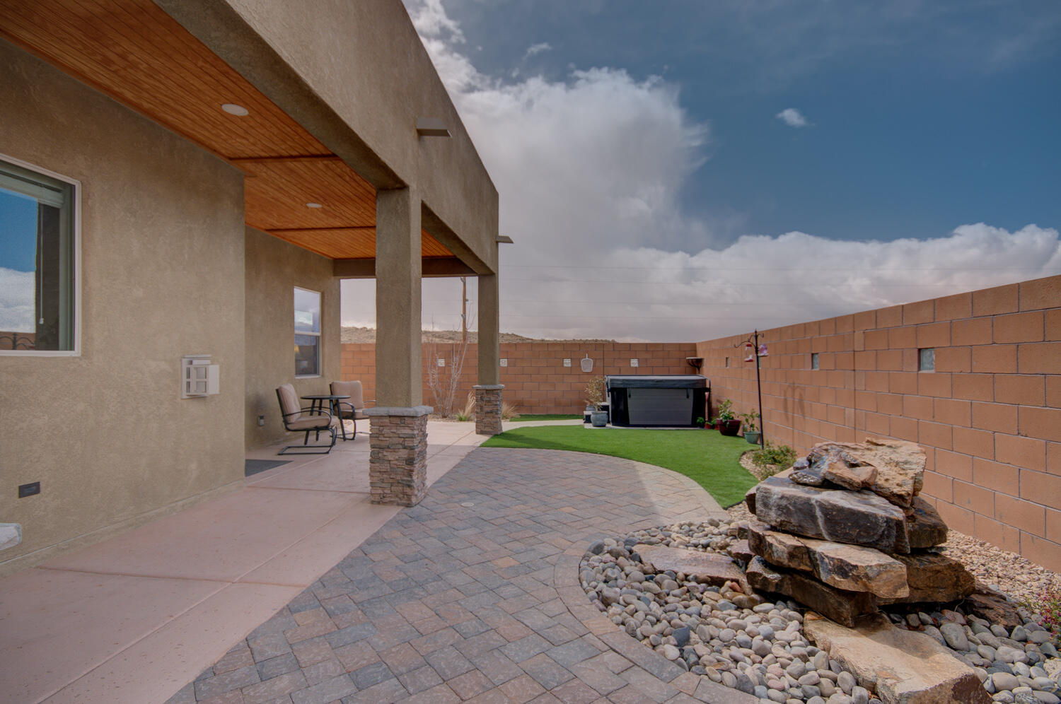2043 COUGAR RUN Court SE