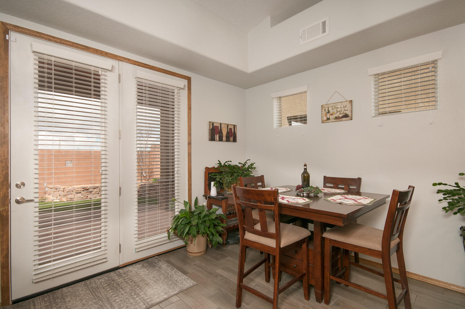 2043 COUGAR RUN Court SE