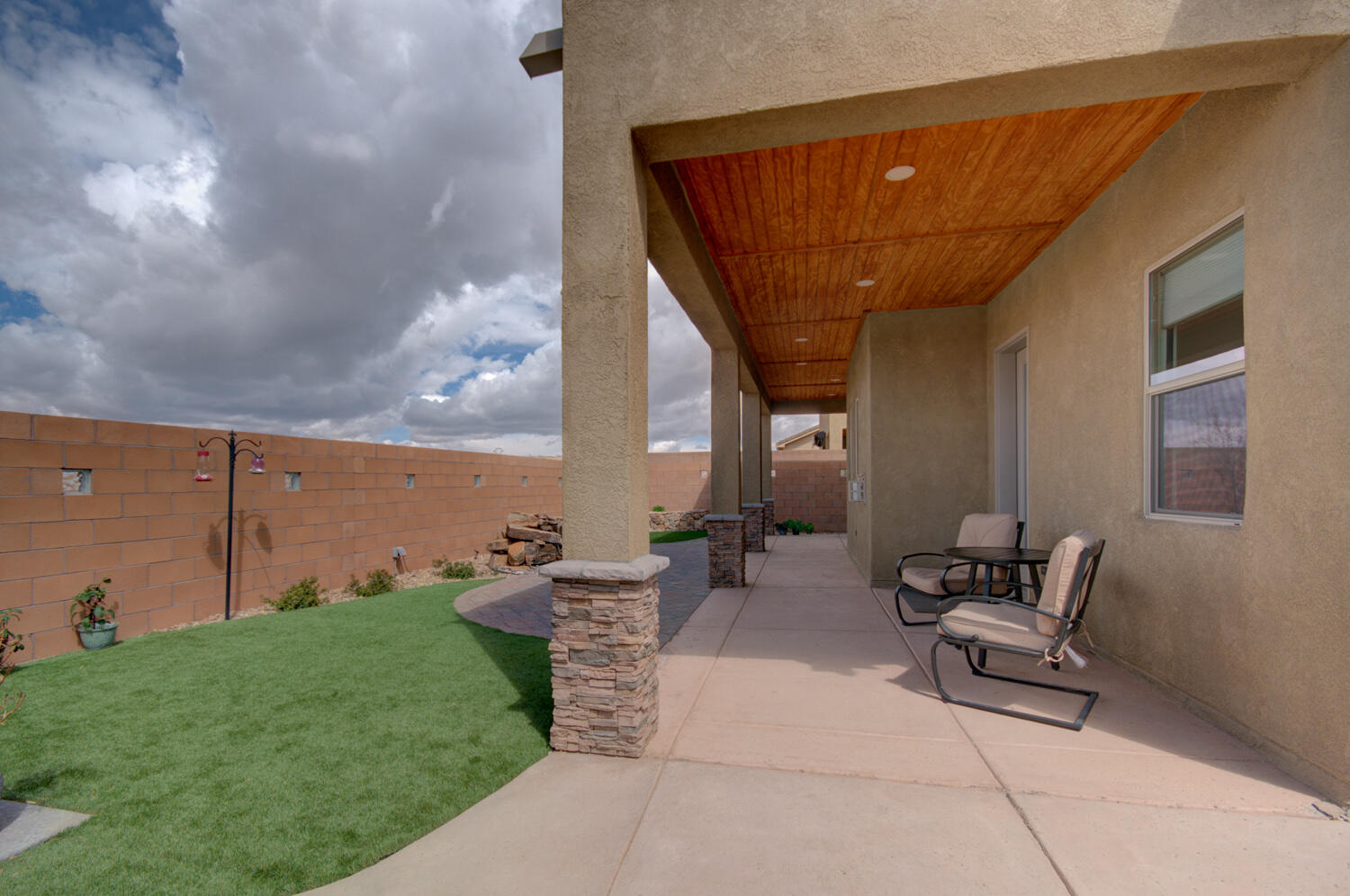 2043 COUGAR RUN Court SE