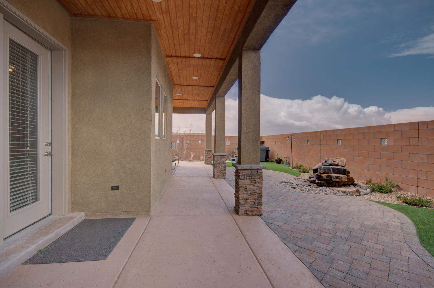 2043 COUGAR RUN Court SE