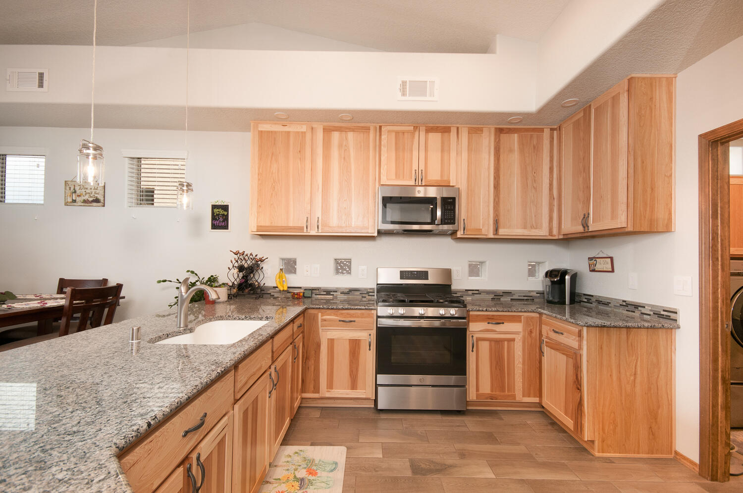2043 COUGAR RUN Court SE