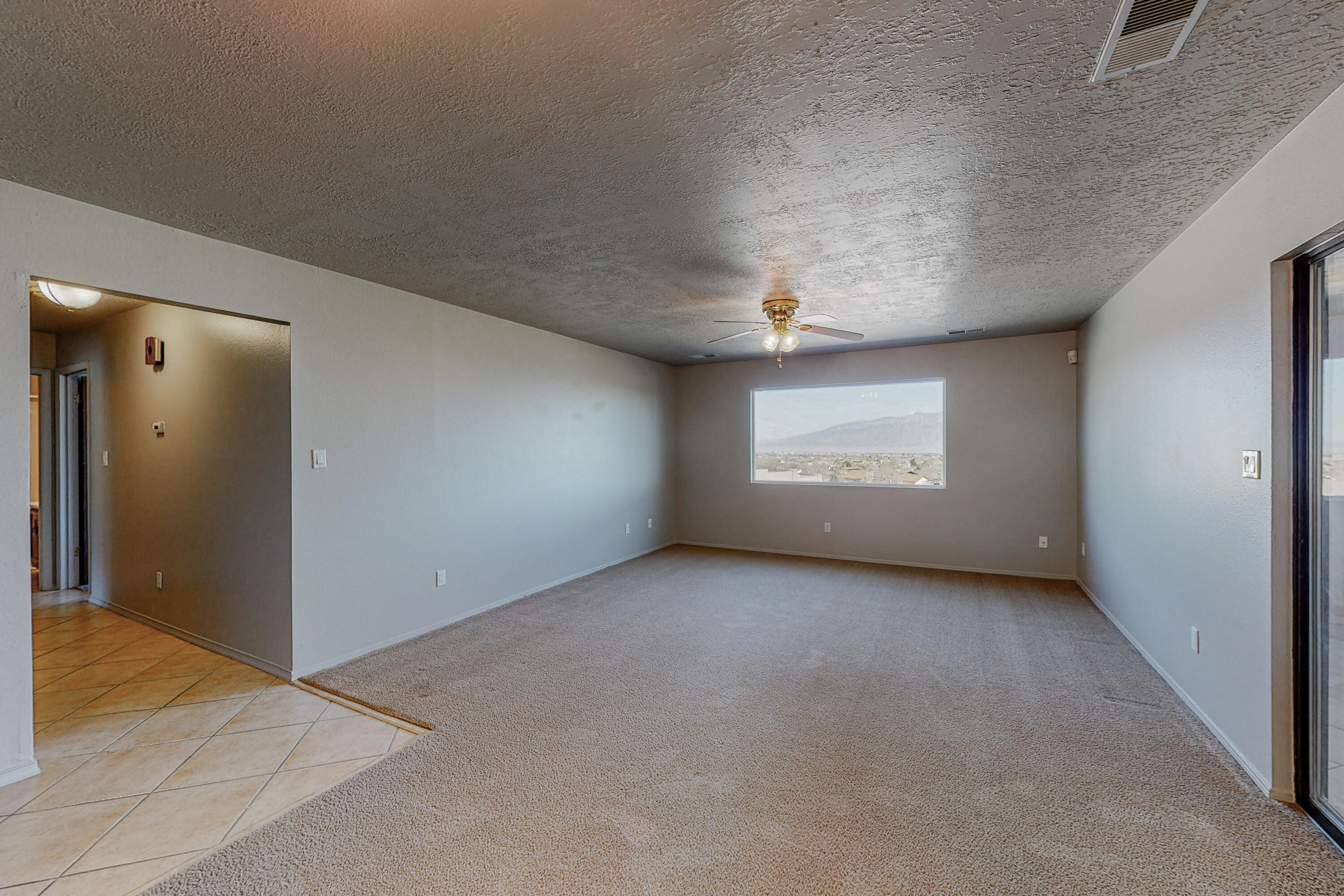 787 EVEREST Road SE