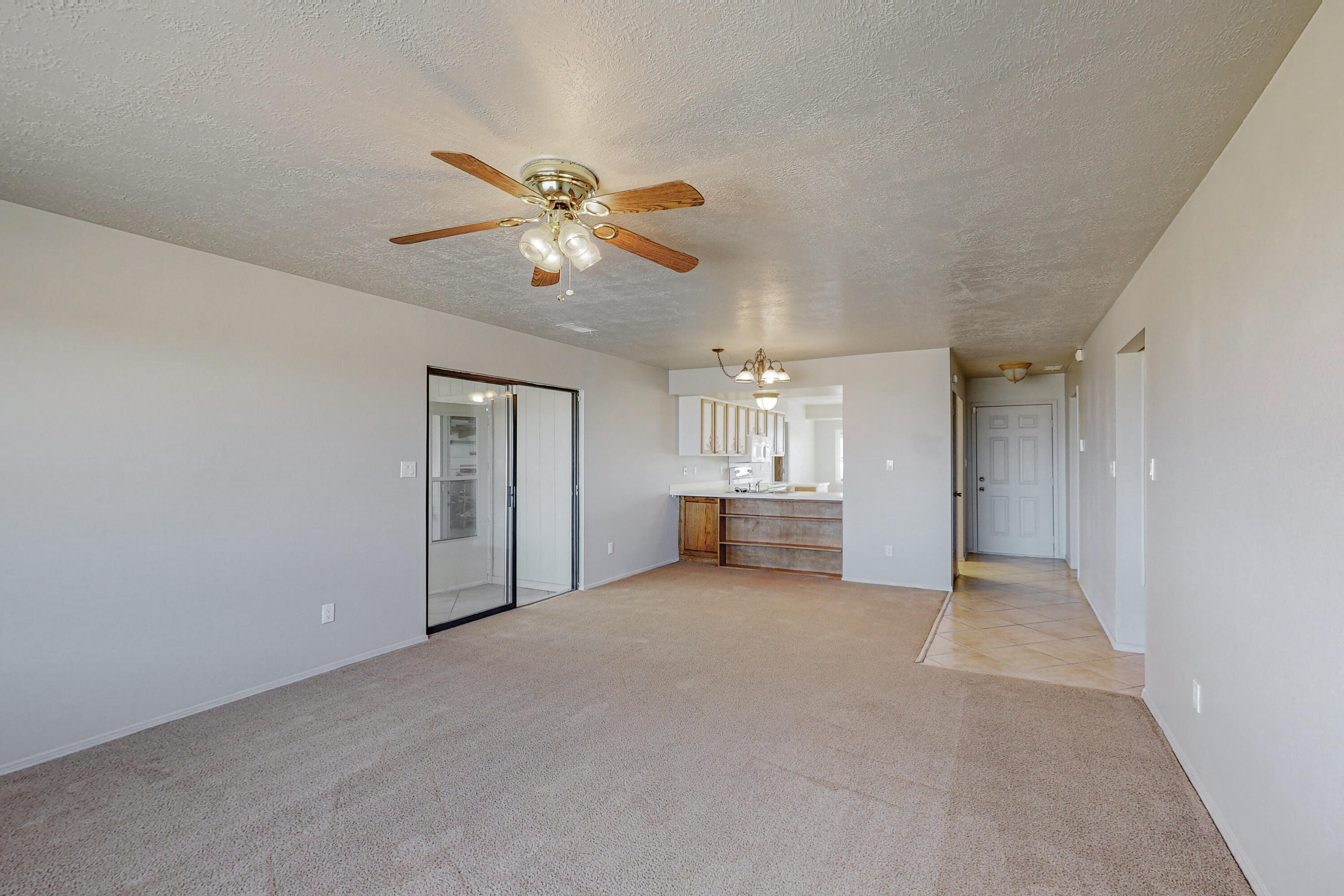 787 EVEREST Road SE