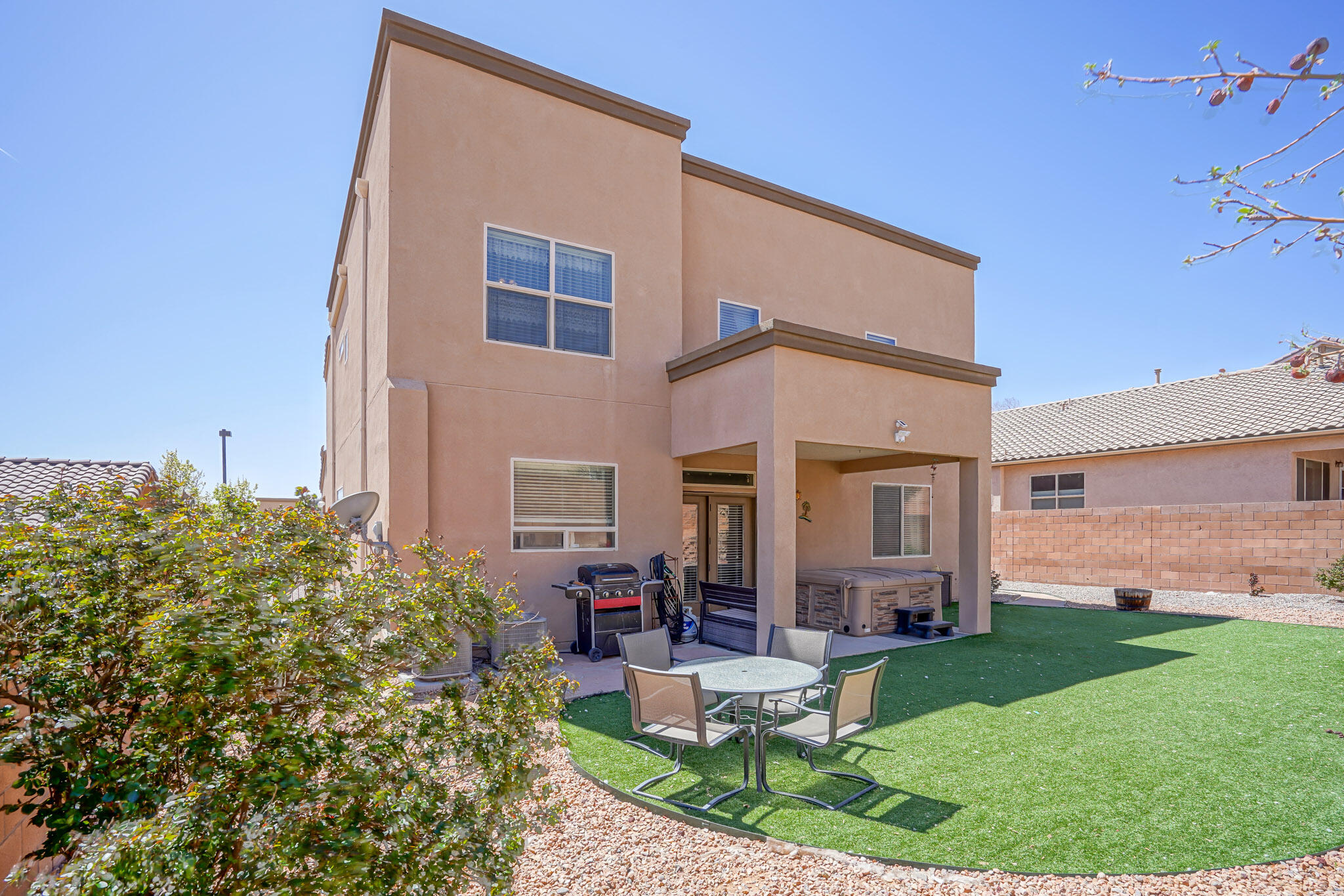 2562 CERRO PARRIDO Road SE