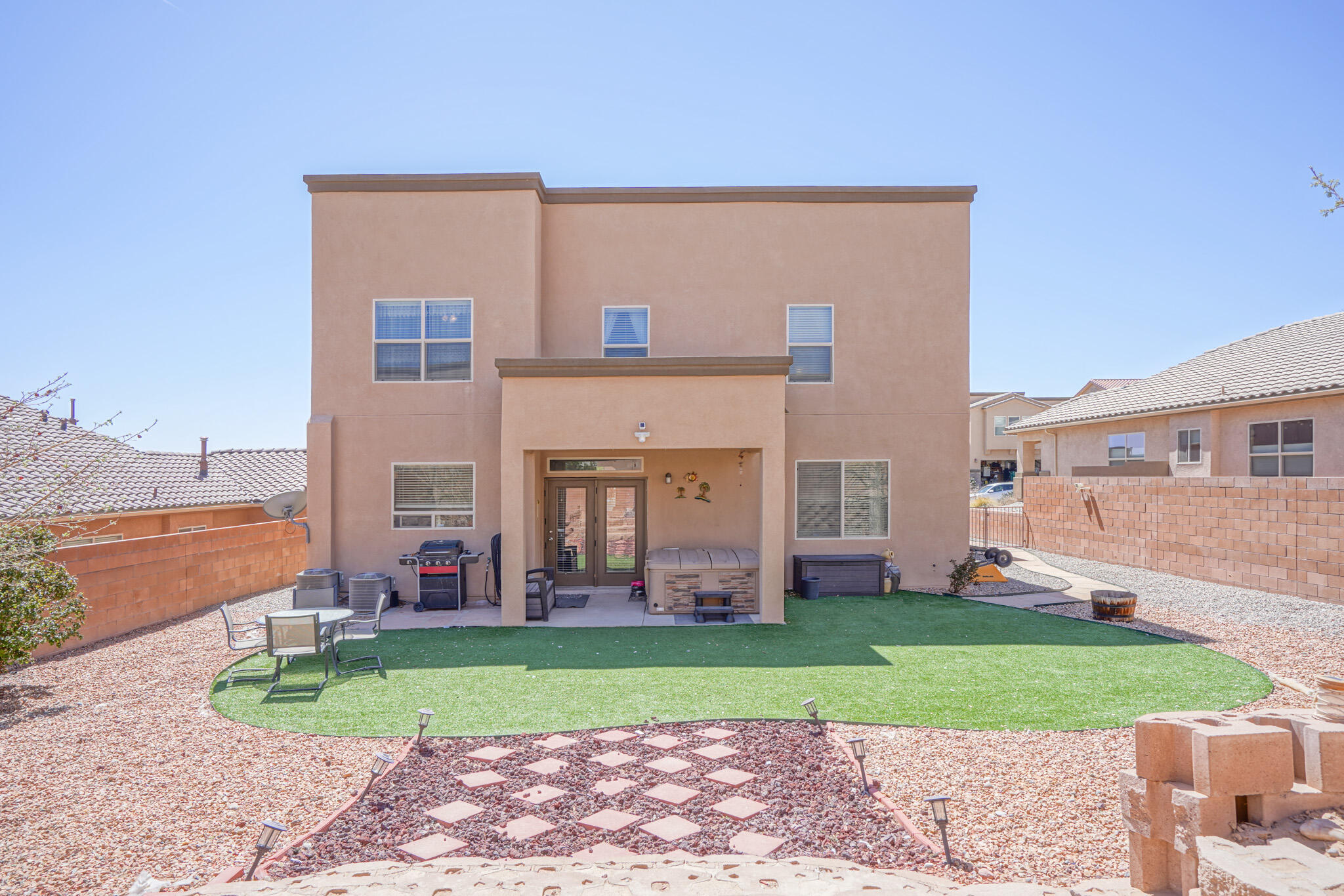 2562 CERRO PARRIDO Road SE