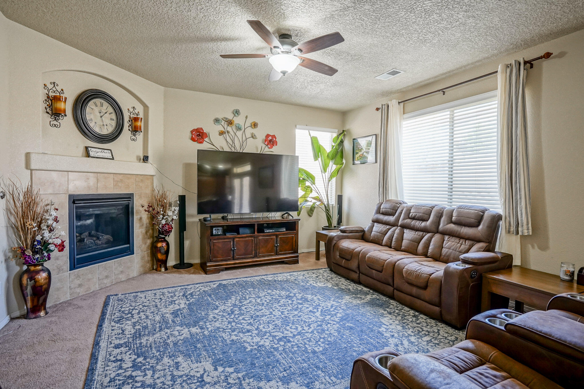 2562 CERRO PARRIDO Road SE