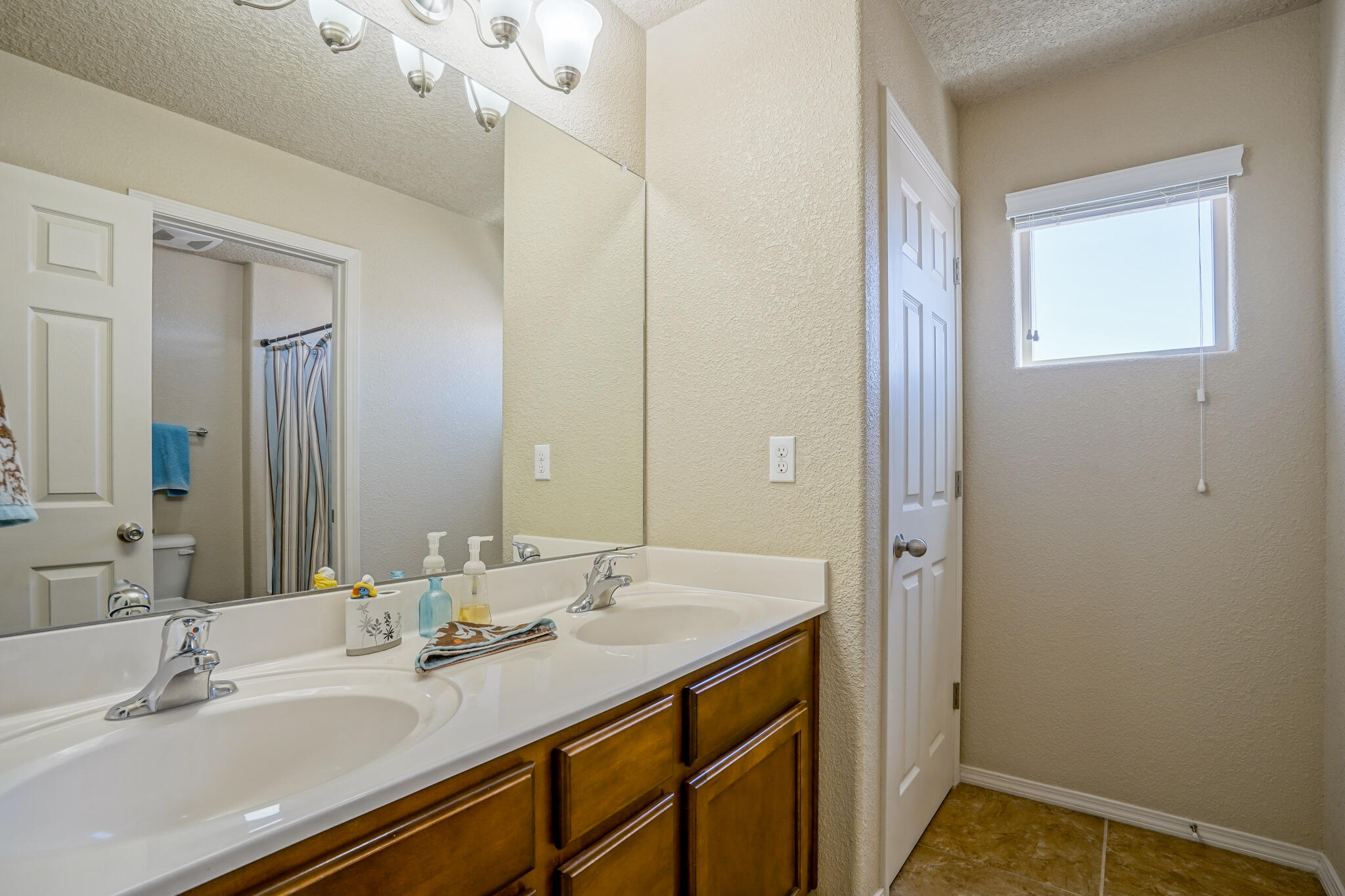 2562 CERRO PARRIDO Road SE