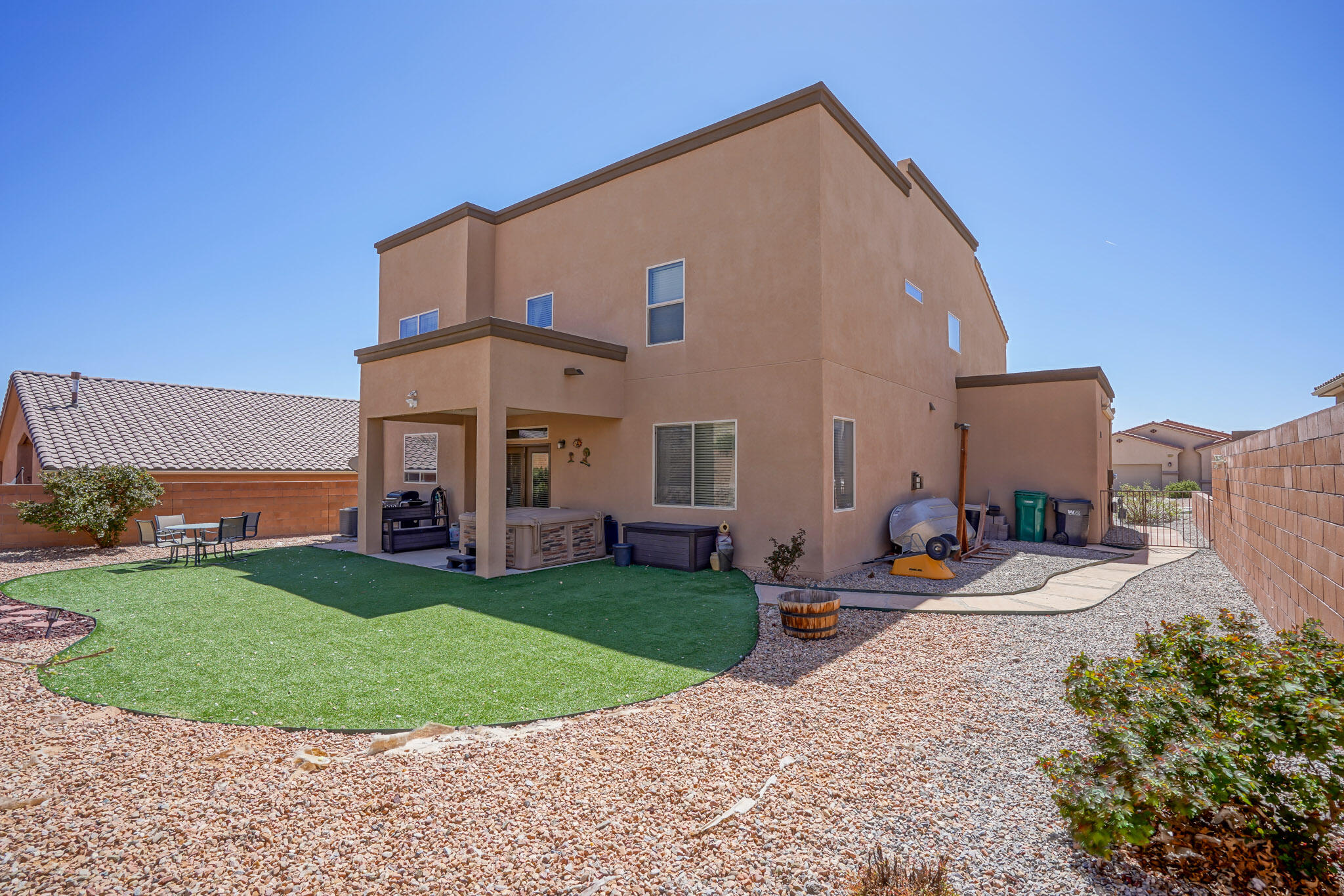 2562 CERRO PARRIDO Road SE