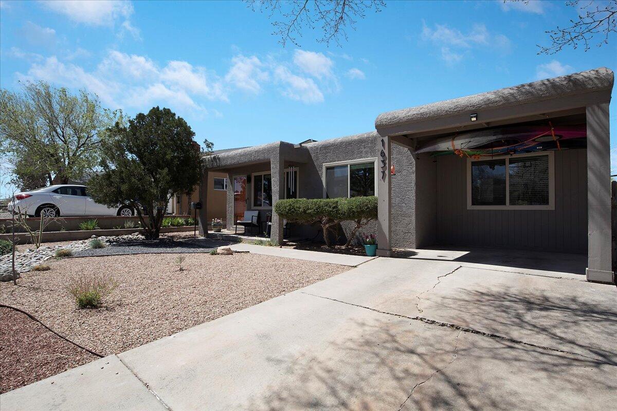 1637 COLUMBIA Drive SE