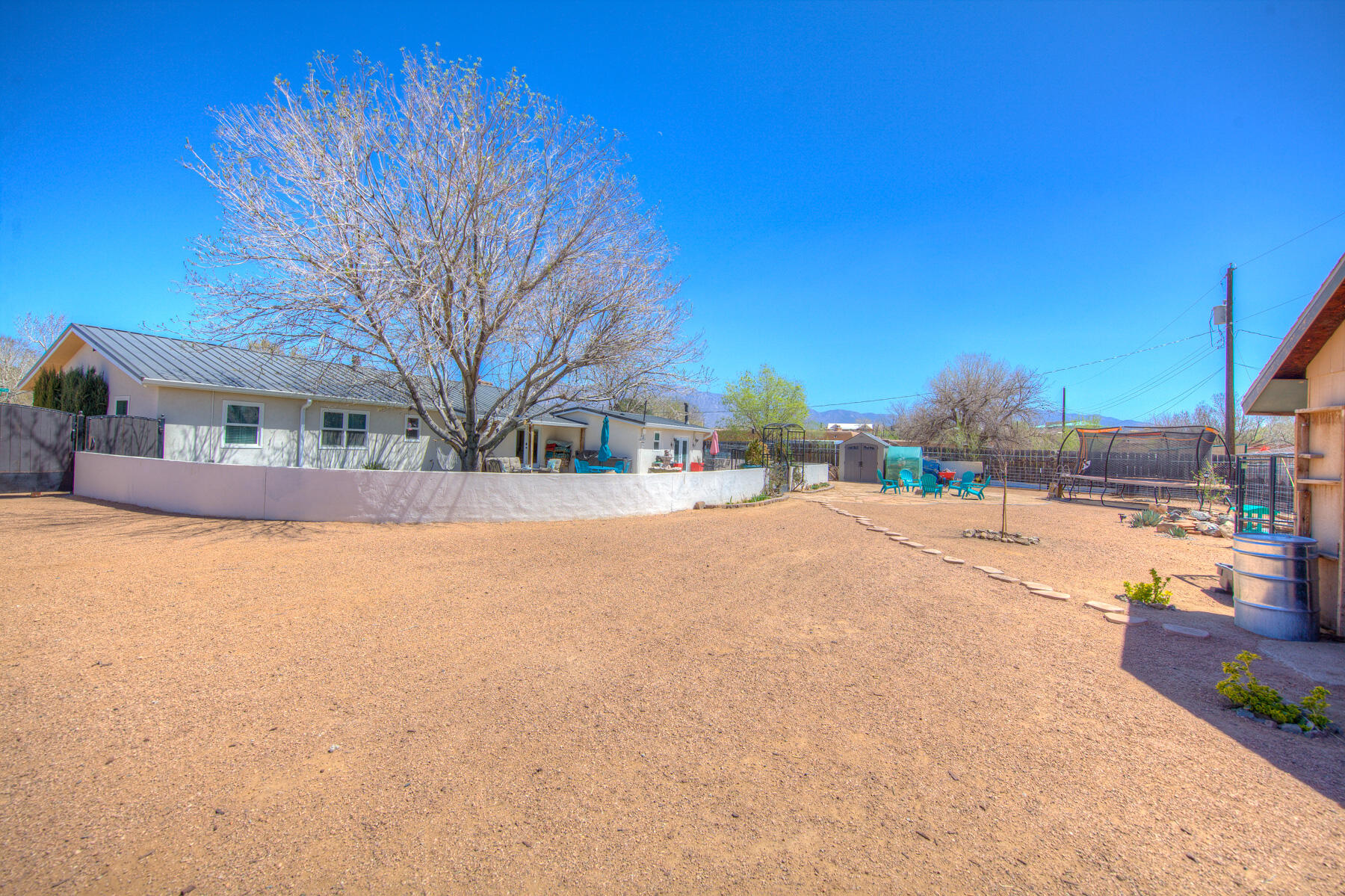 104 CALLE DEL FUEGO NE