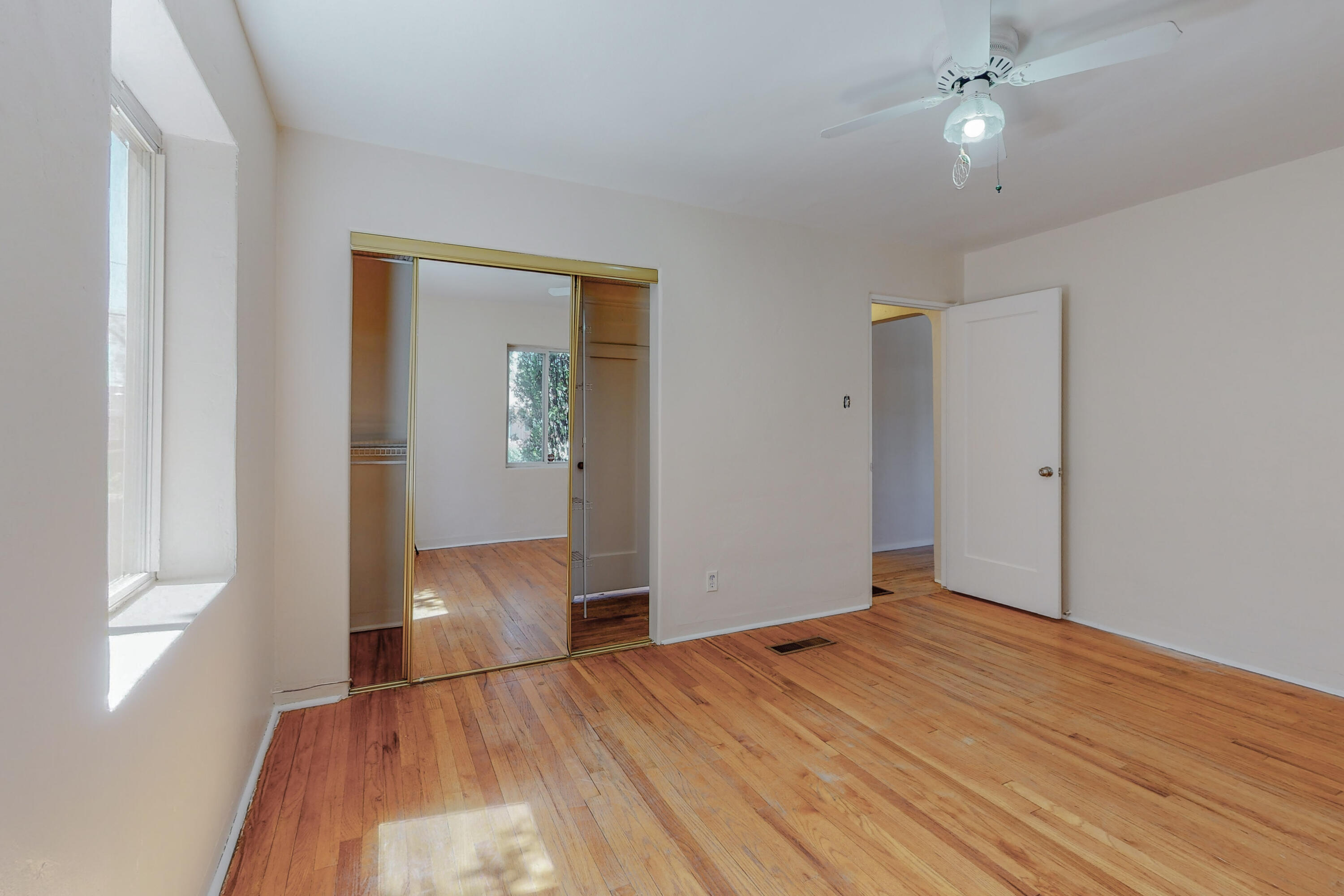 817 CARLISLE Boulevard NE