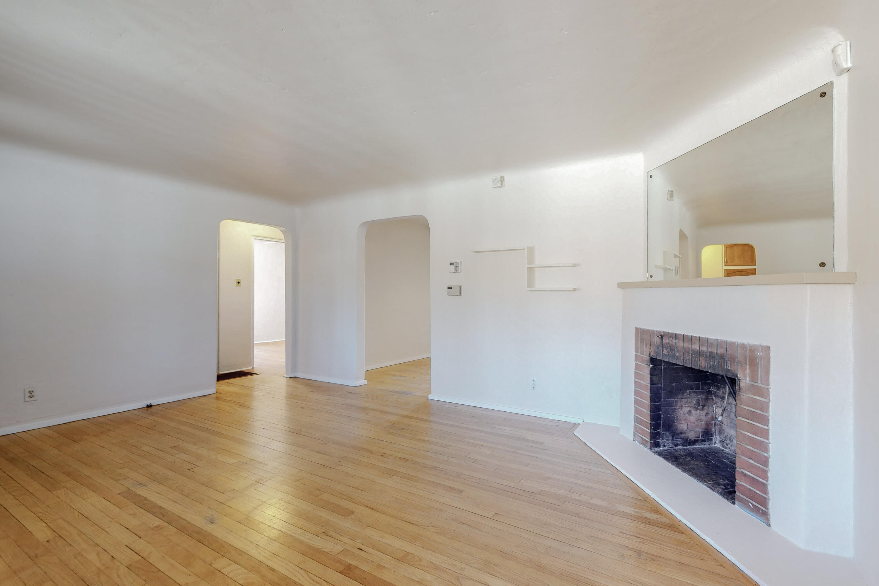 817 CARLISLE Boulevard NE