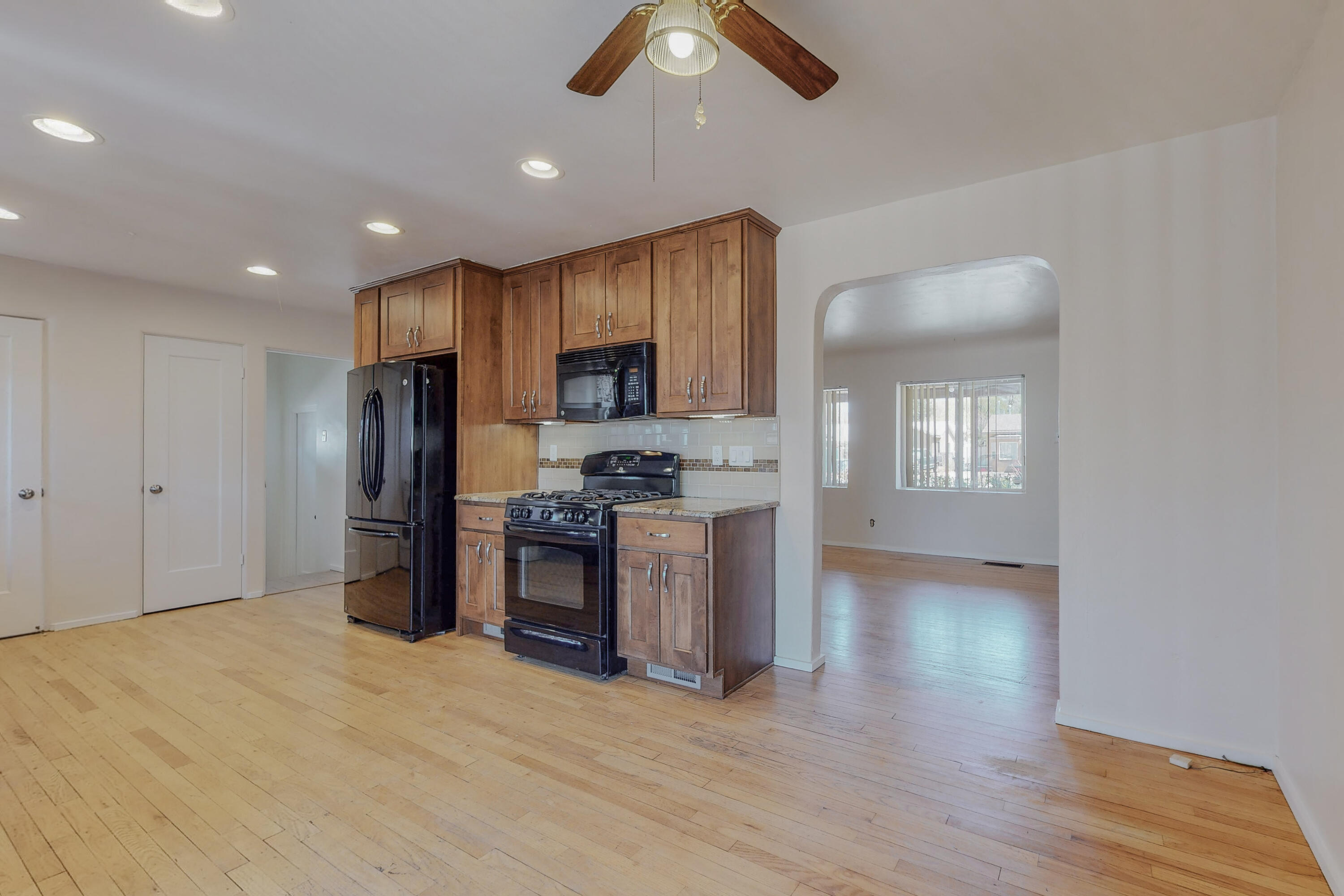 817 CARLISLE Boulevard NE