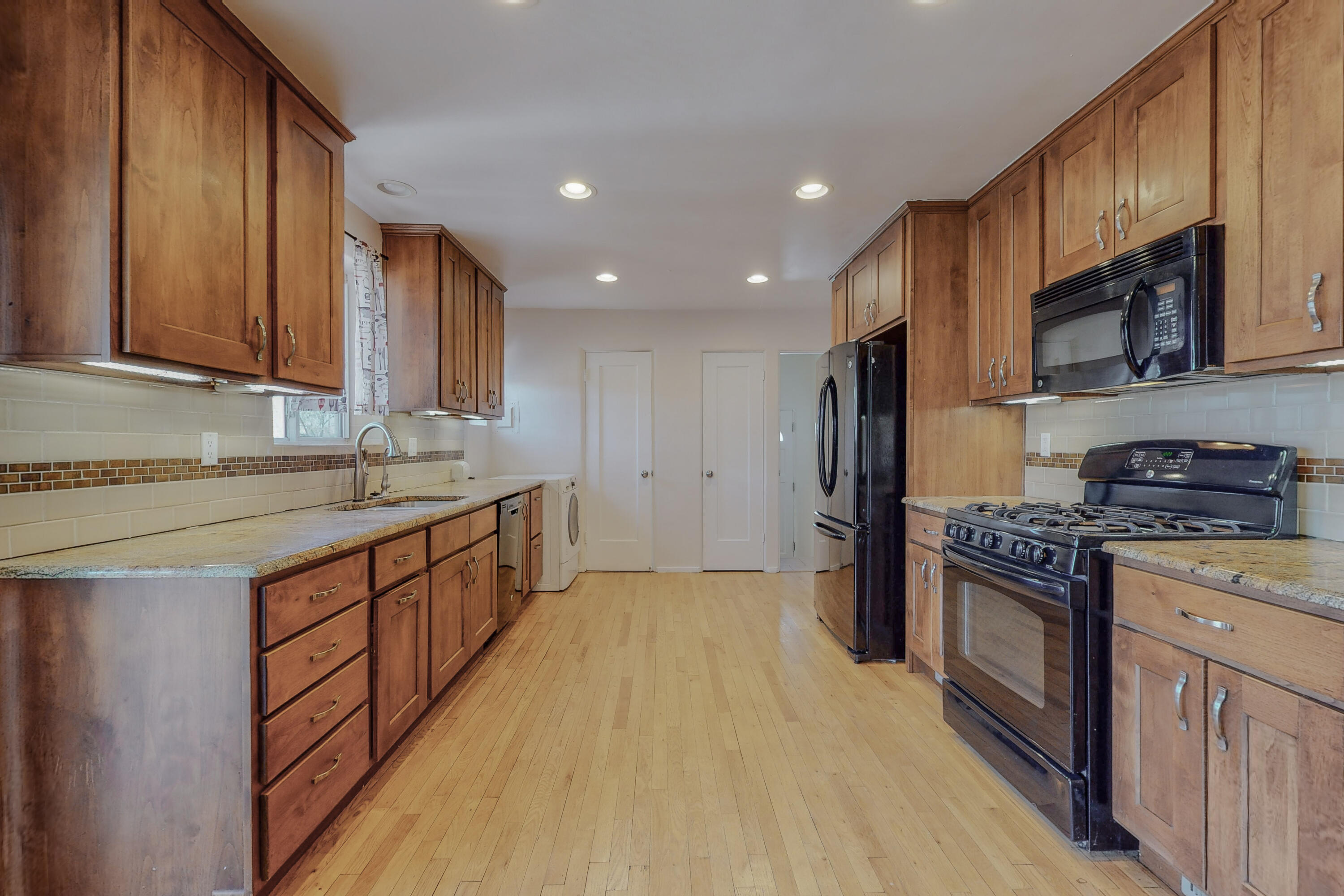 817 CARLISLE Boulevard NE