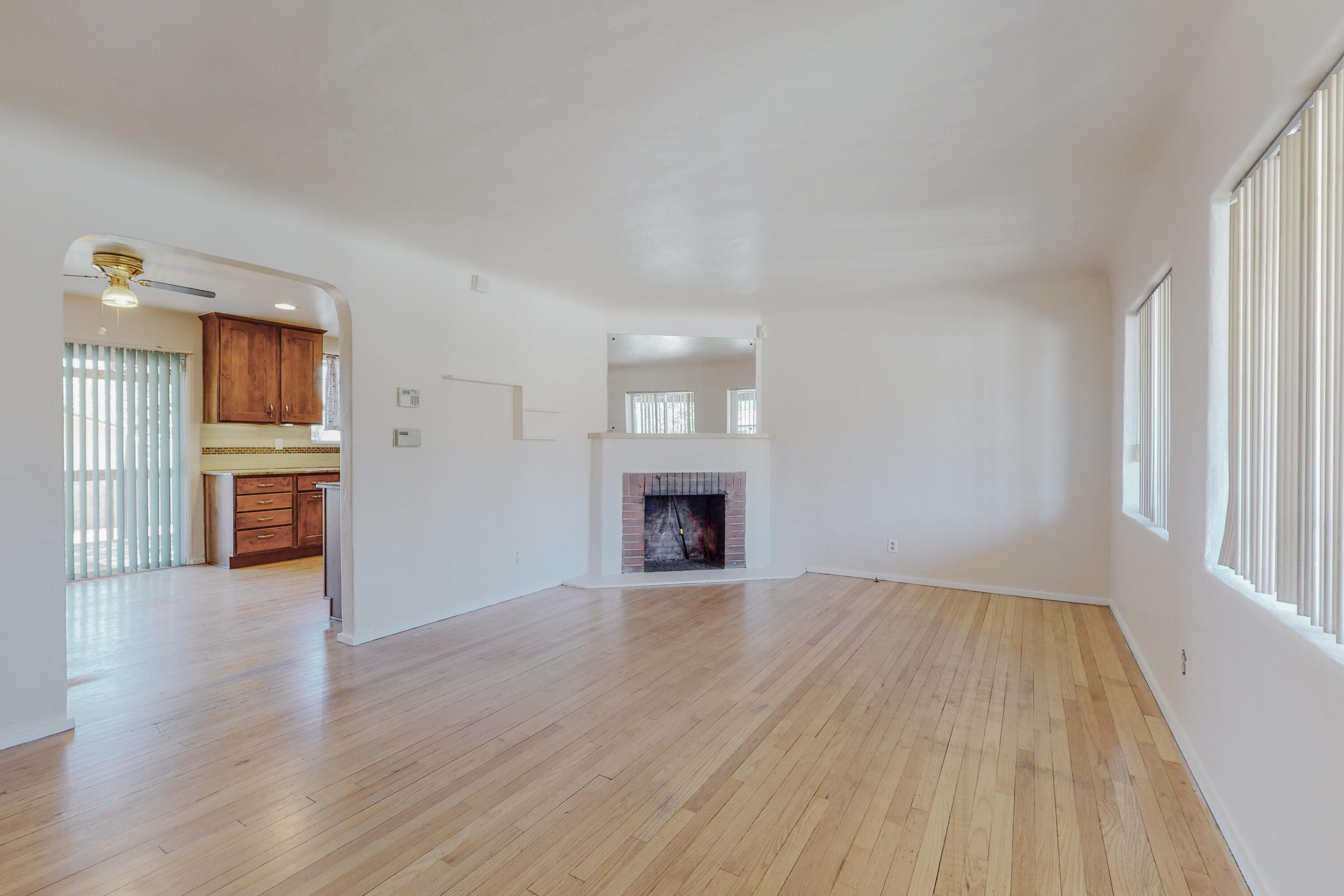 817 CARLISLE Boulevard NE