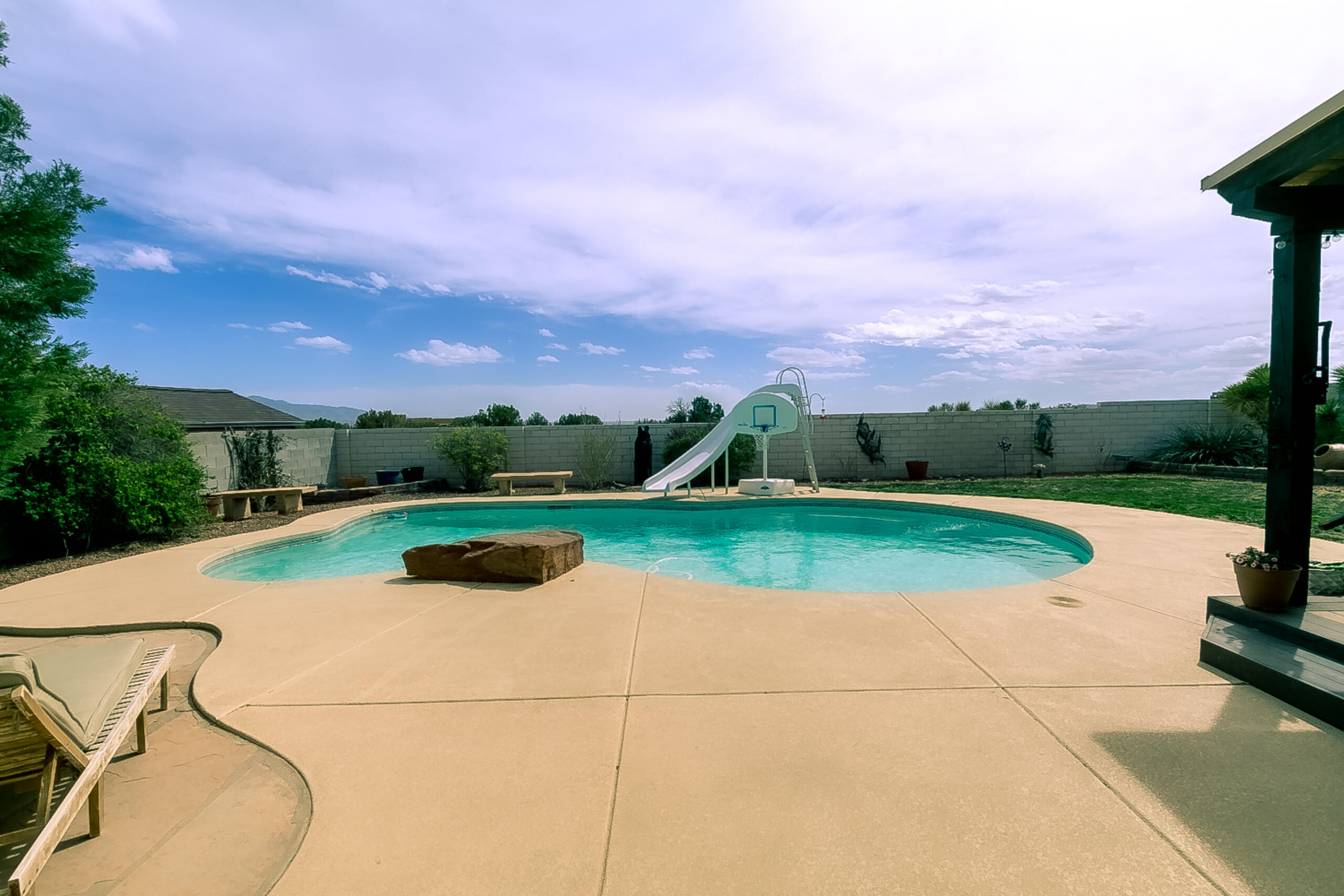 4944 NIGHT HAWK Court NE
