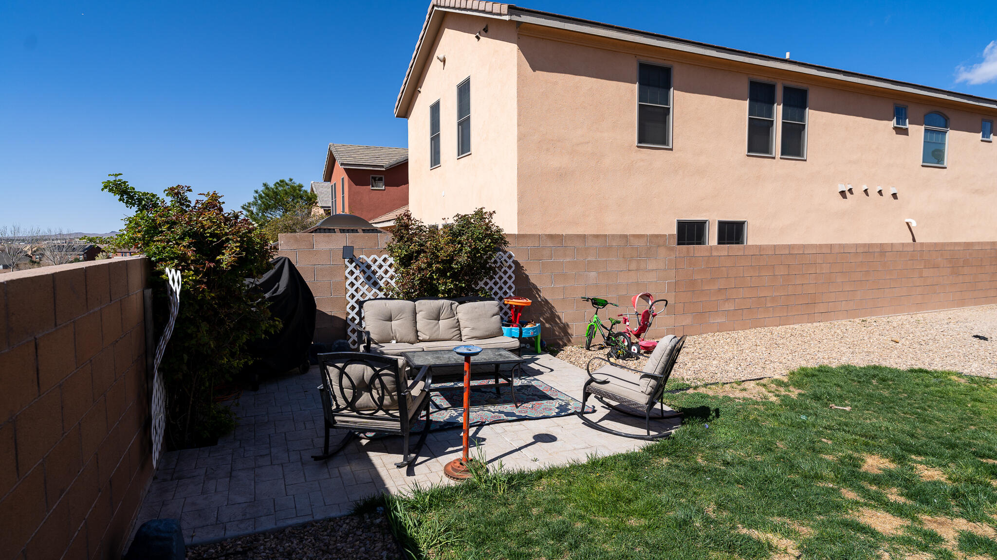 2728 WALSH Loop SE