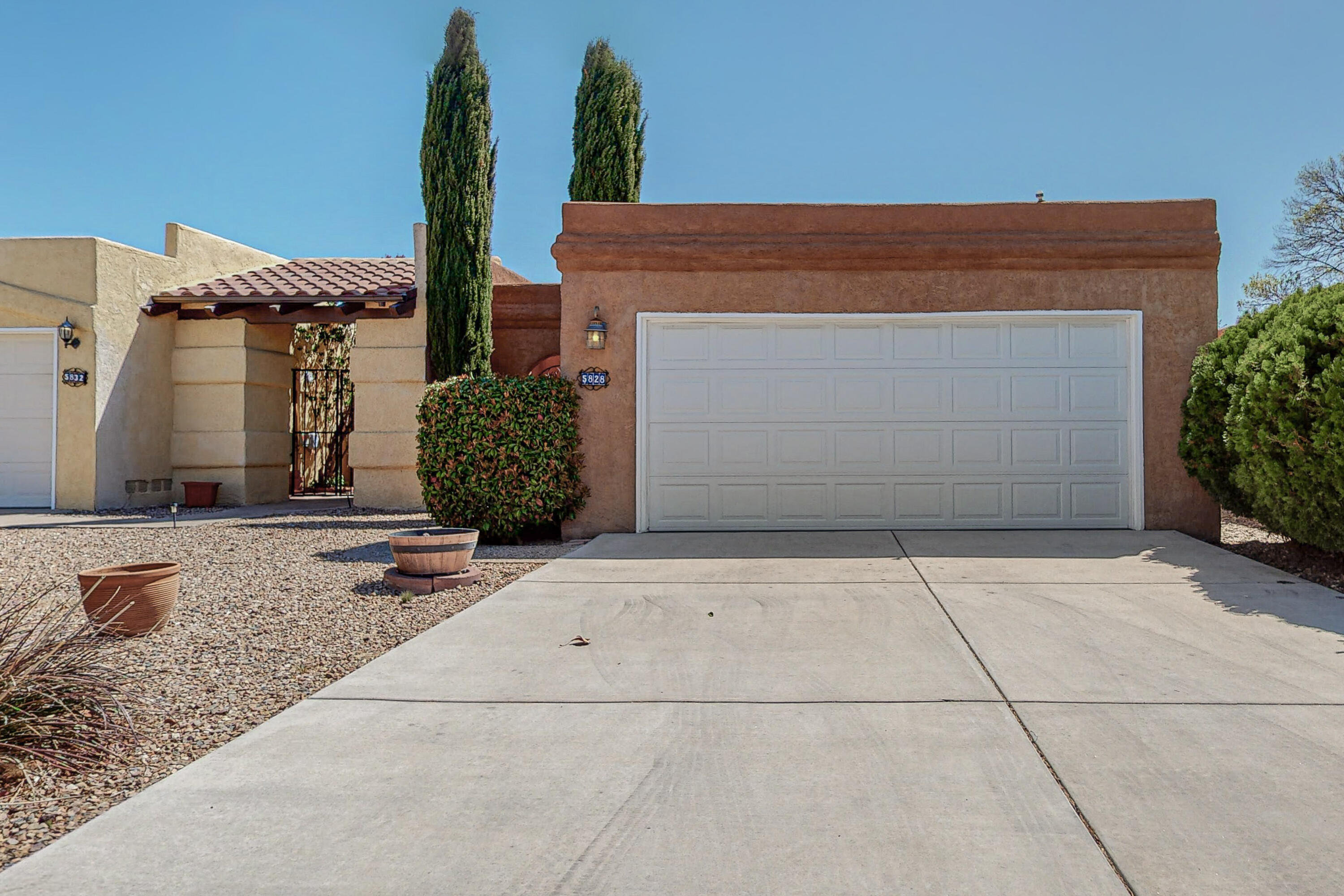 5828 Knollwood Drive NE