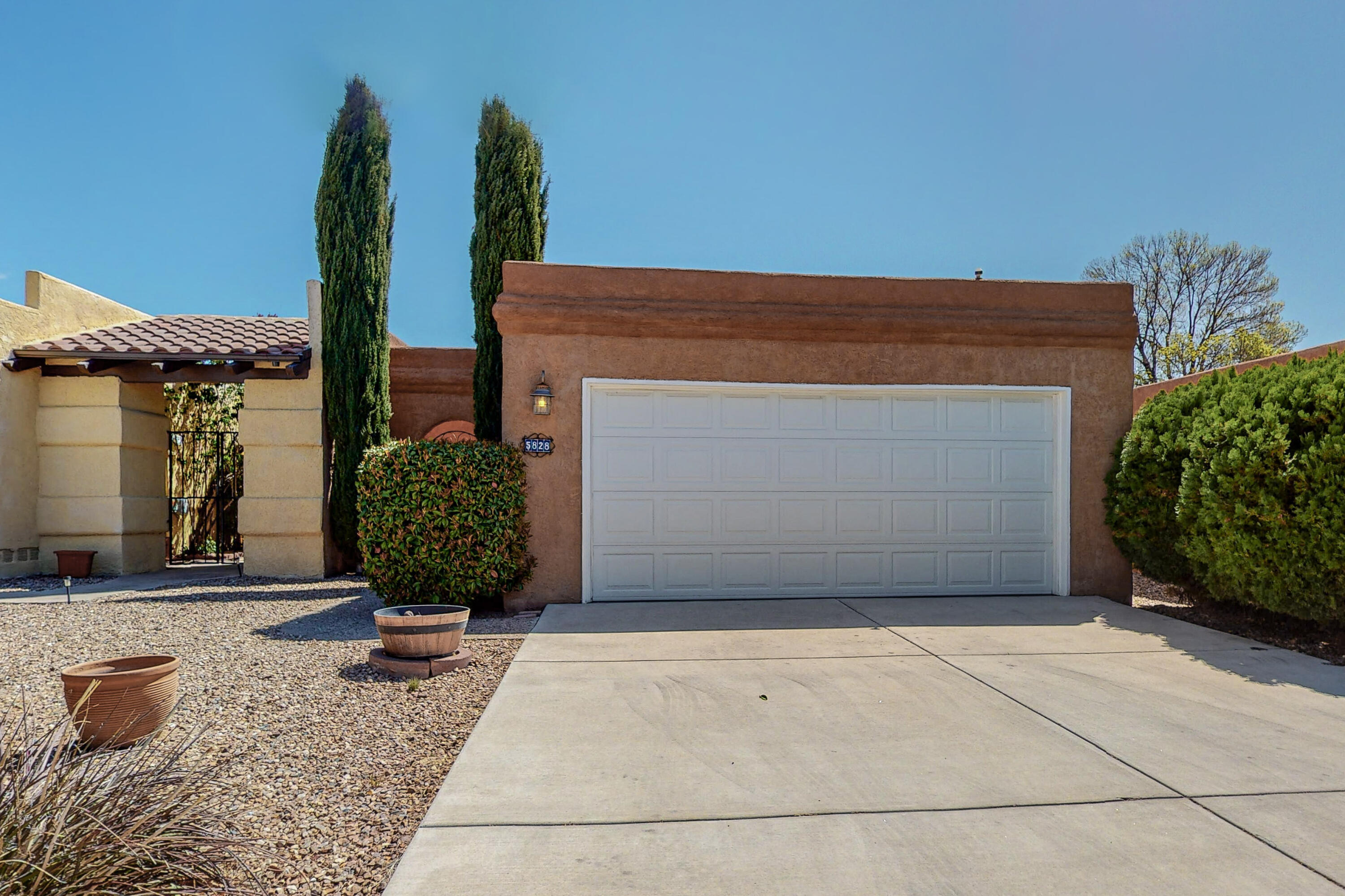 5828 Knollwood Drive NE