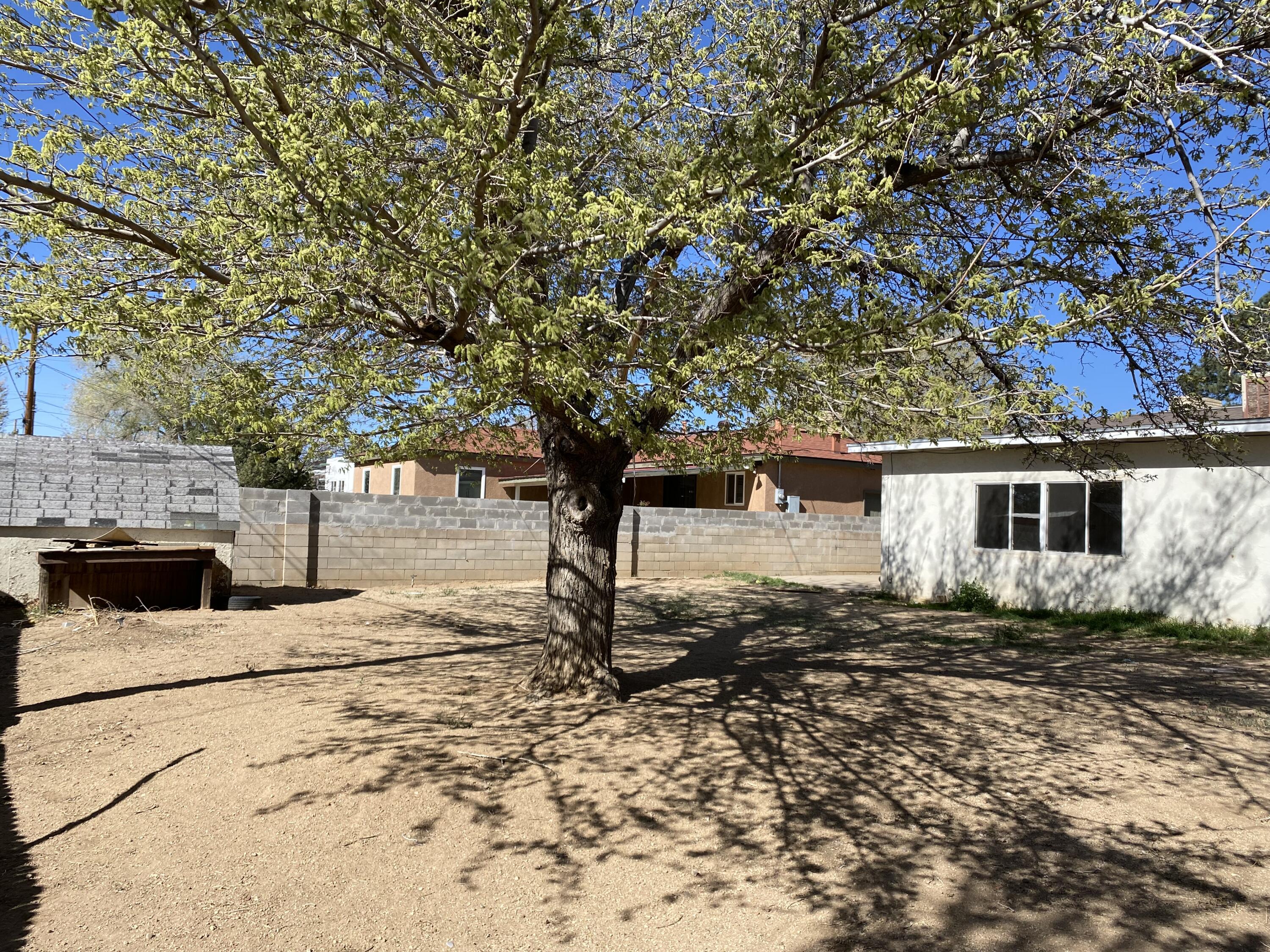1209 CHILDERS Drive NE