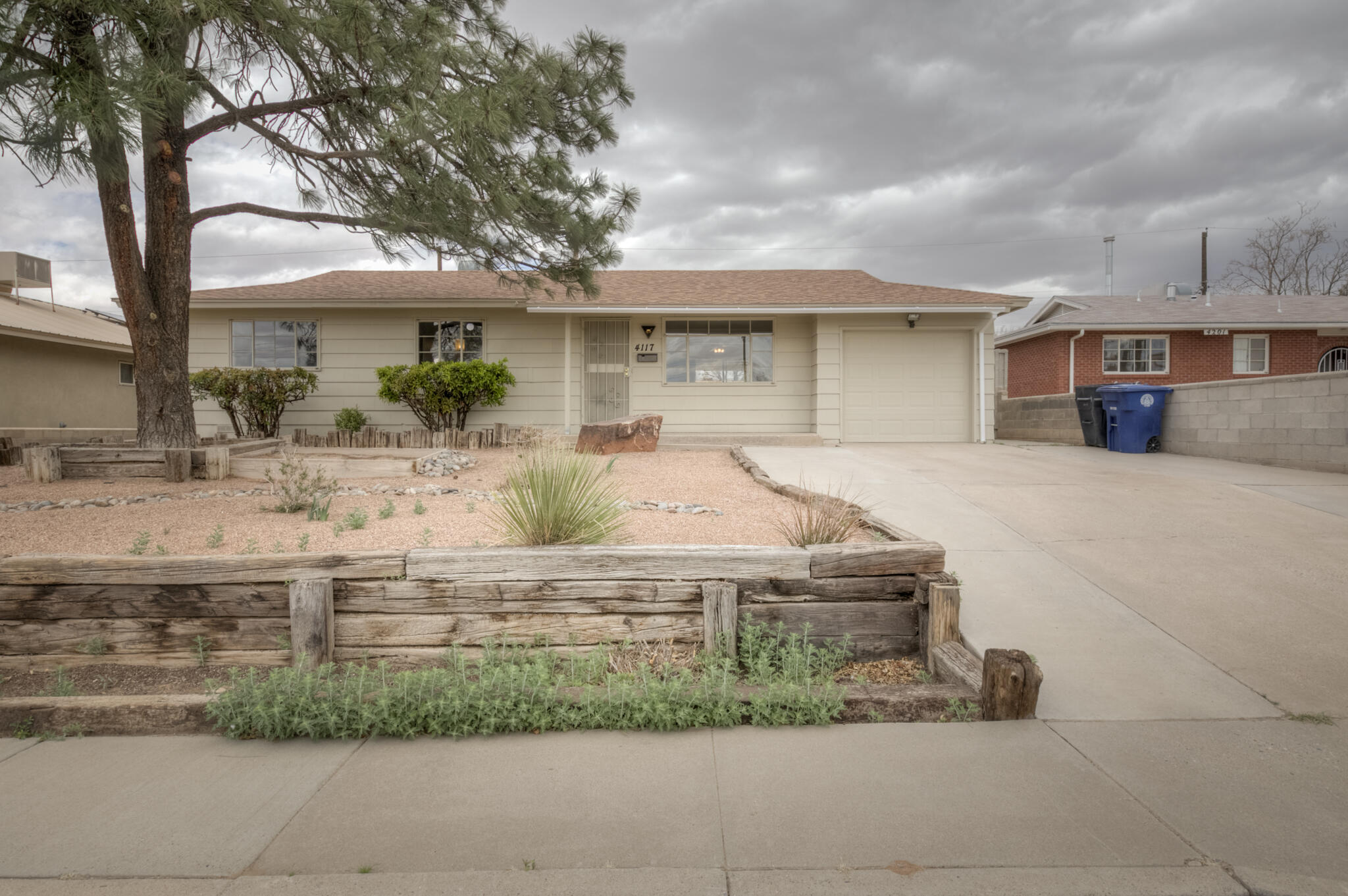 4117 DOUGLAS MACARTHUR Road NE