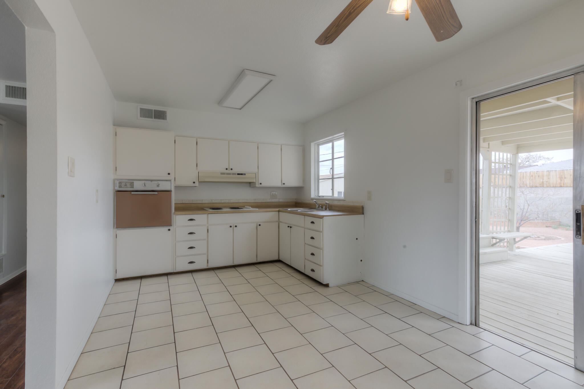 4117 DOUGLAS MACARTHUR Road NE