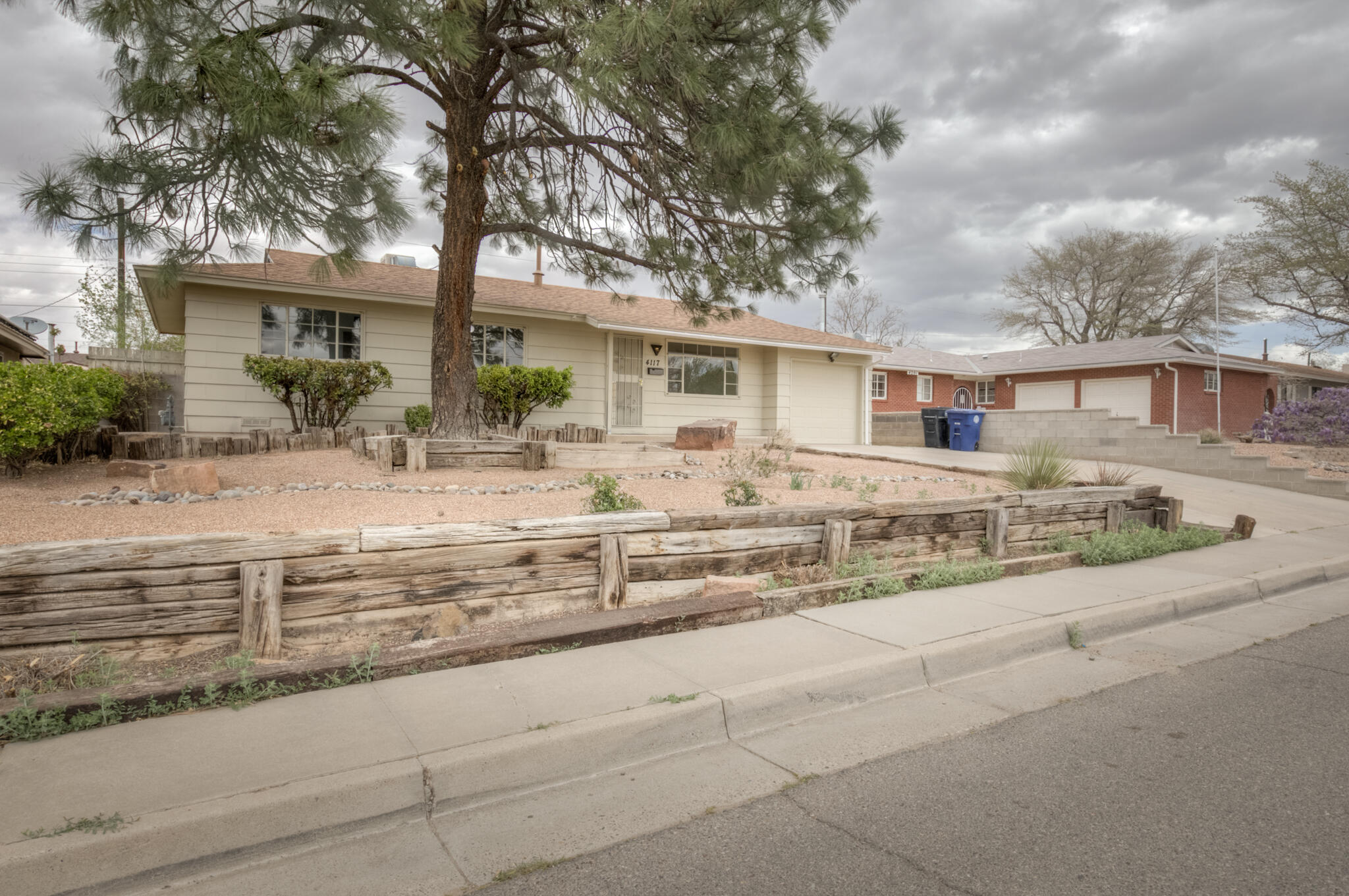 4117 DOUGLAS MACARTHUR Road NE
