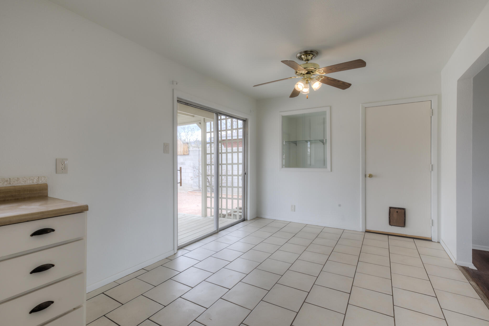 4117 DOUGLAS MACARTHUR Road NE