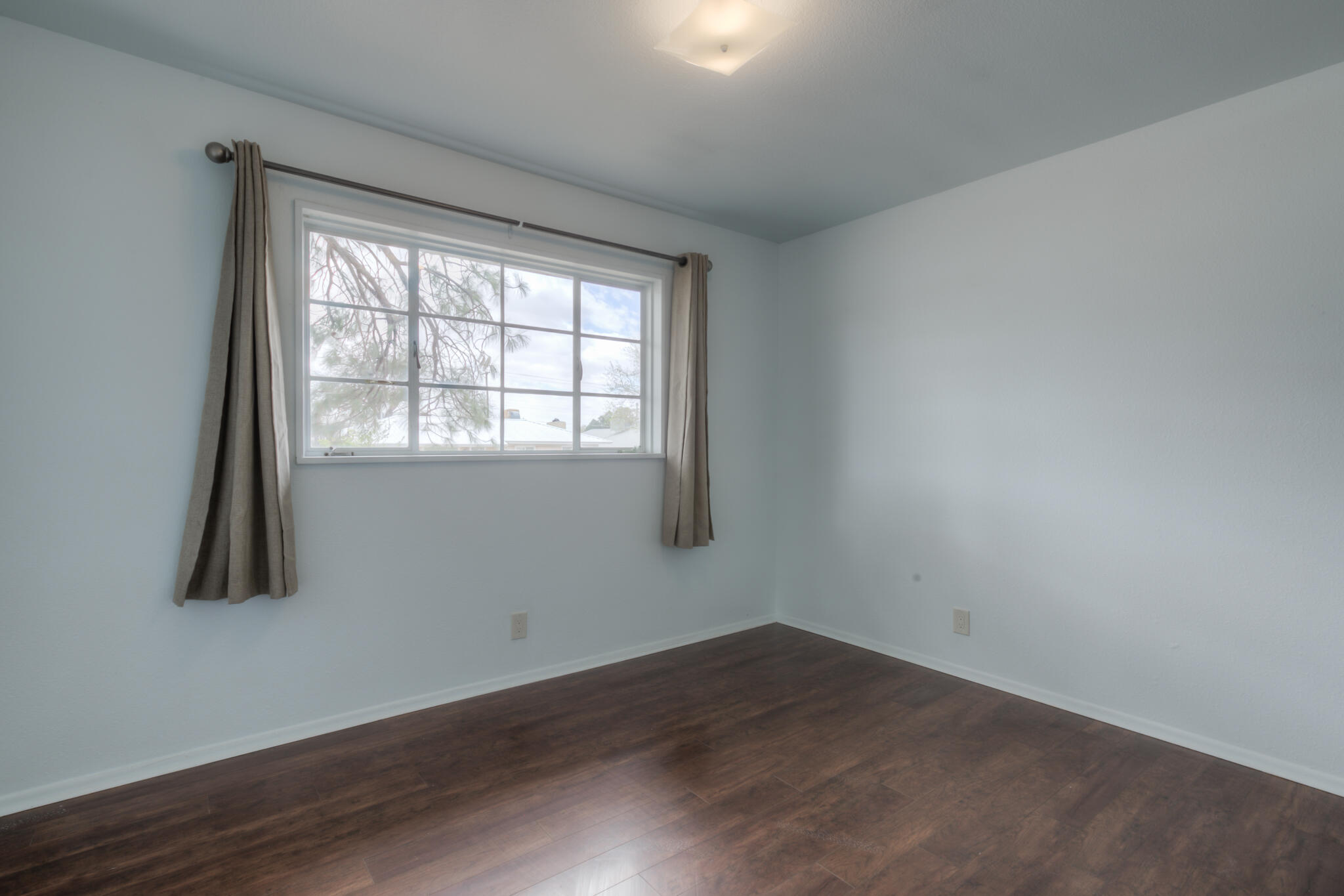 4117 DOUGLAS MACARTHUR Road NE
