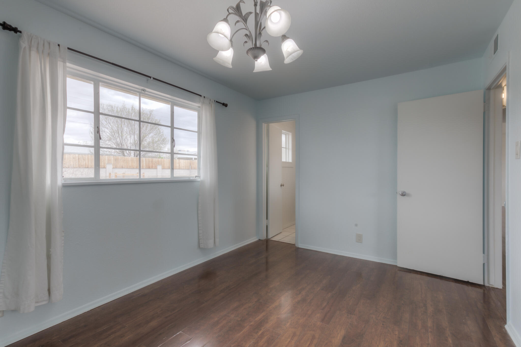 4117 DOUGLAS MACARTHUR Road NE