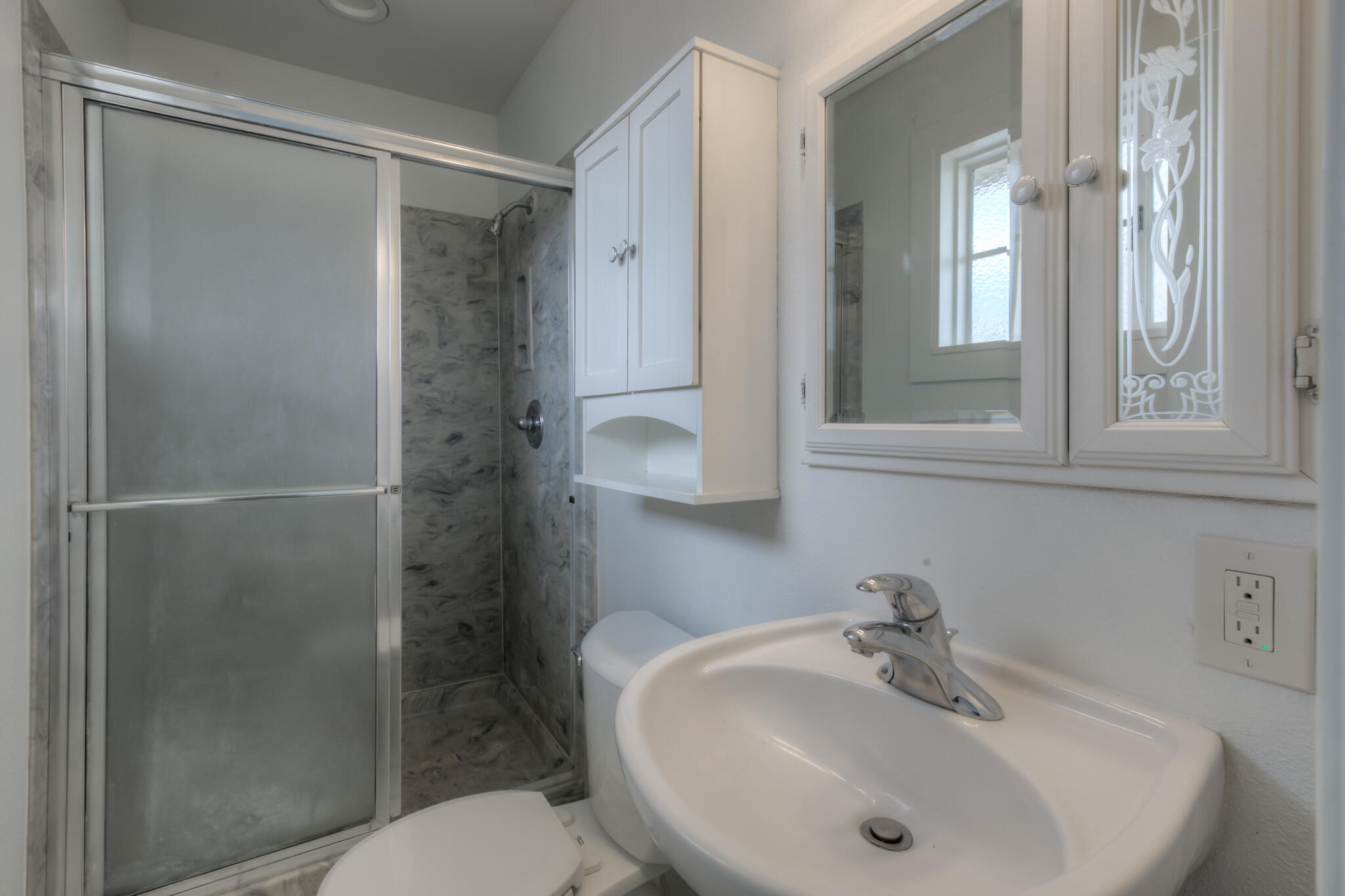 4117 DOUGLAS MACARTHUR Road NE