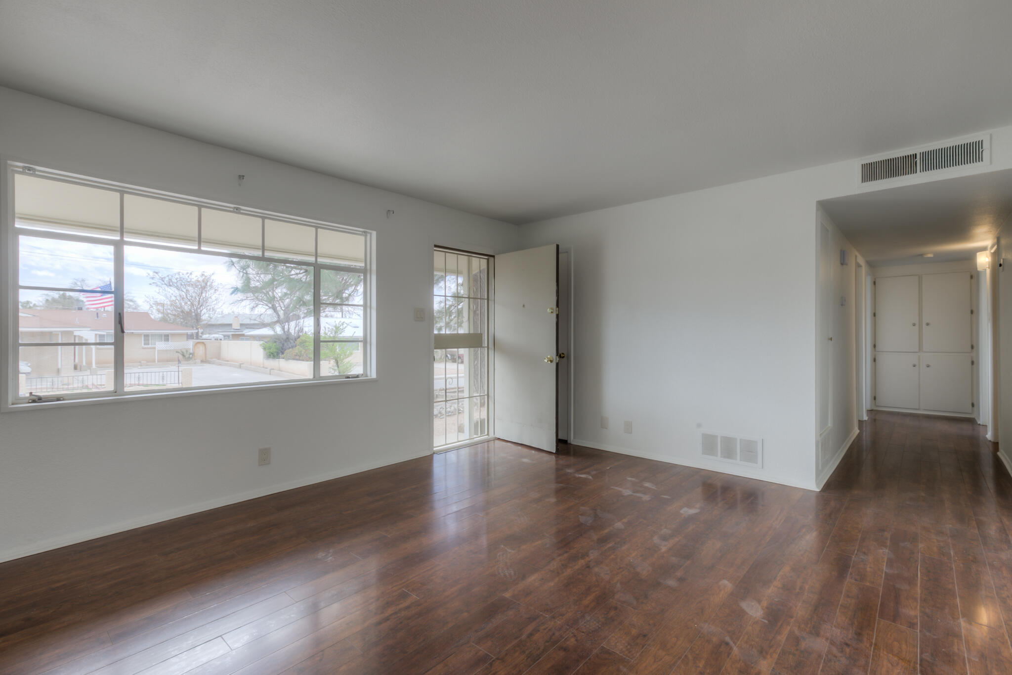 4117 DOUGLAS MACARTHUR Road NE