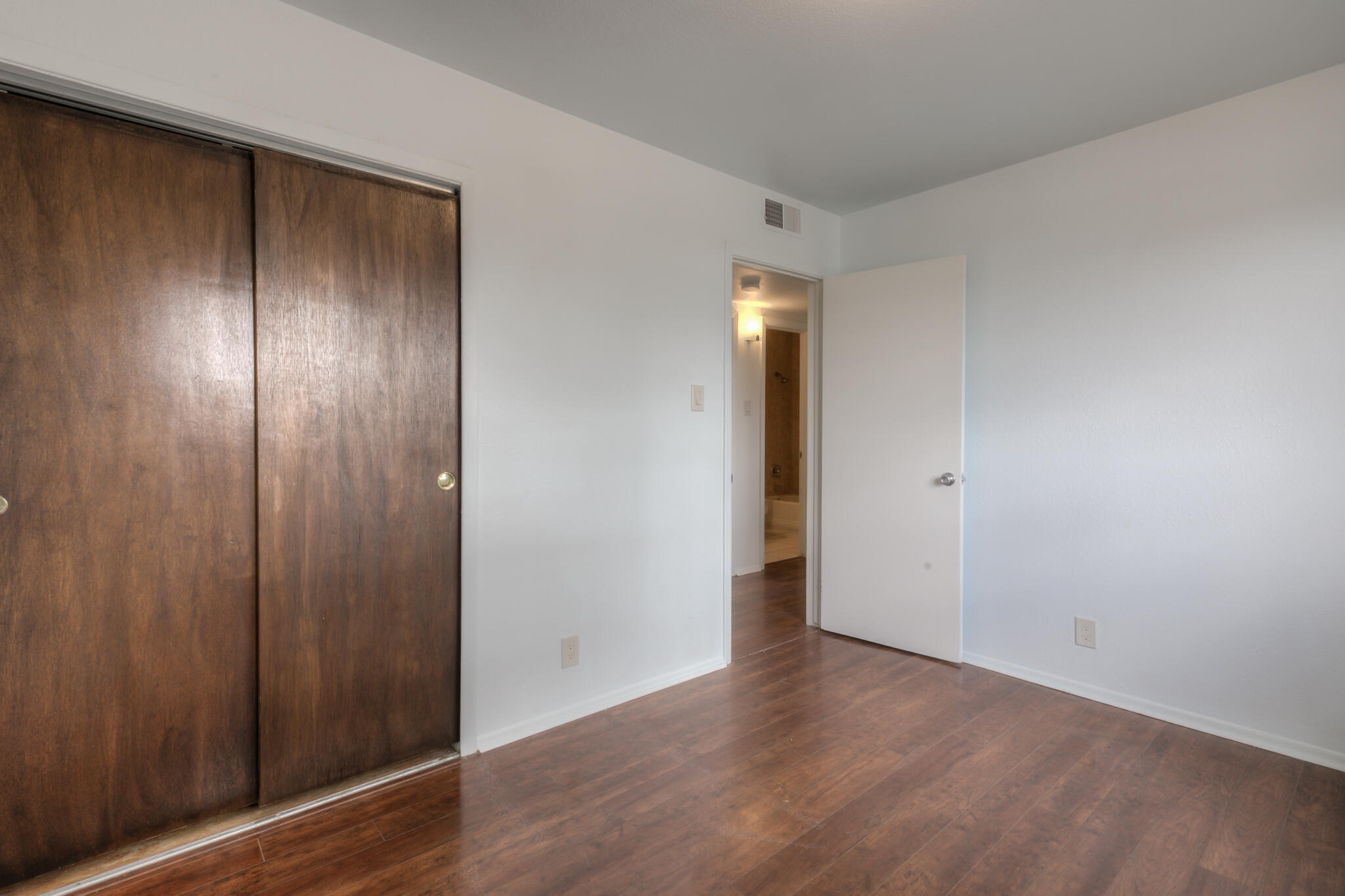 4117 DOUGLAS MACARTHUR Road NE