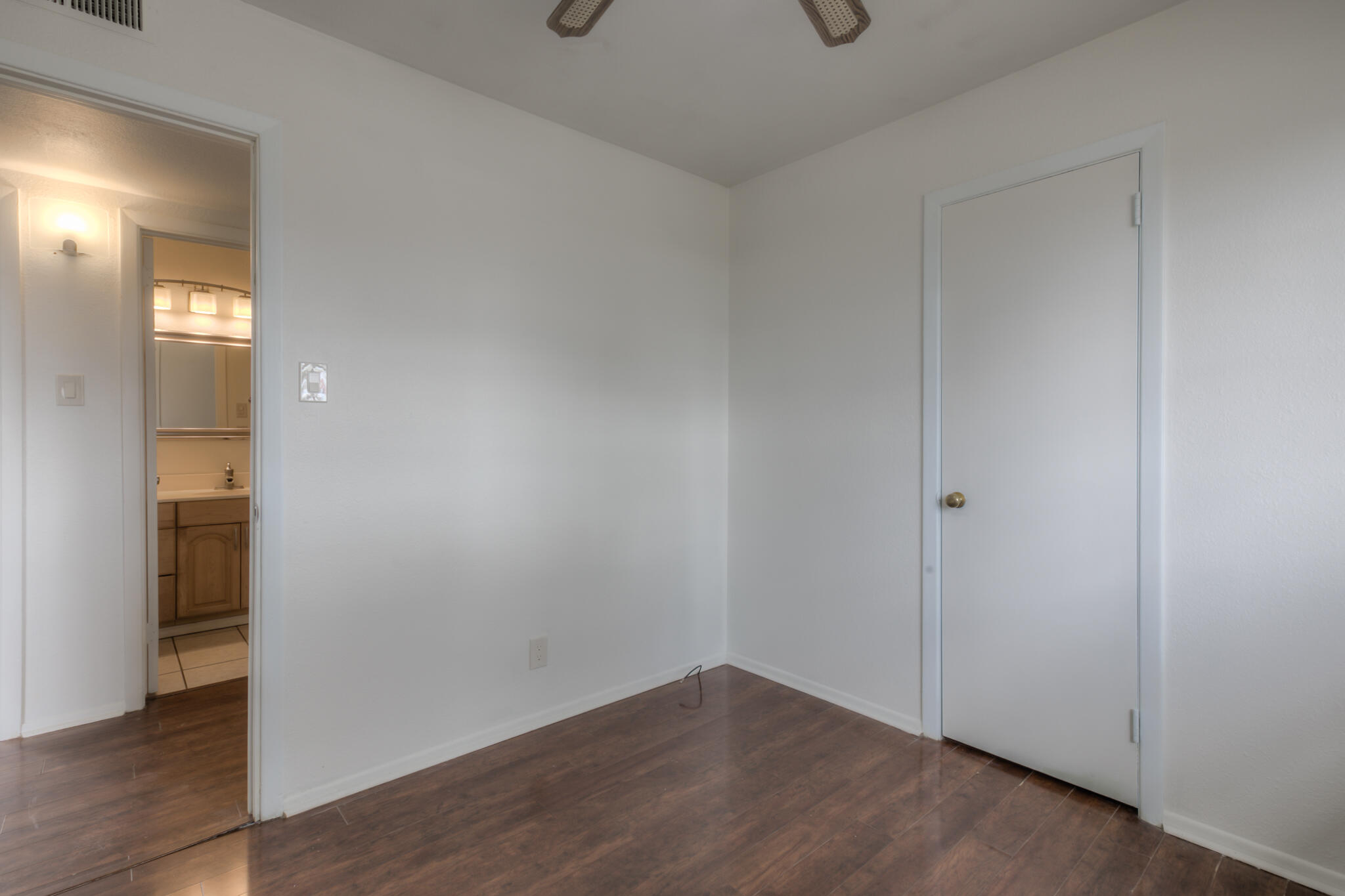 4117 DOUGLAS MACARTHUR Road NE