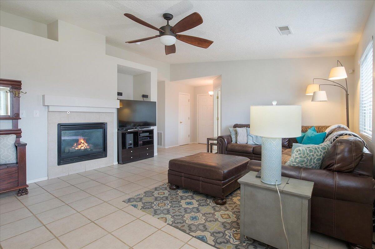 8101 RANCHO SEGURO NW