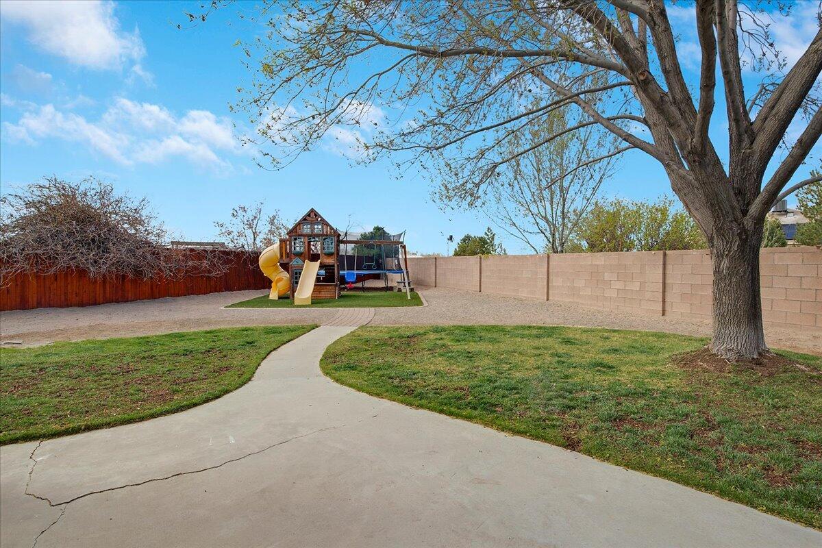 8101 RANCHO SEGURO NW
