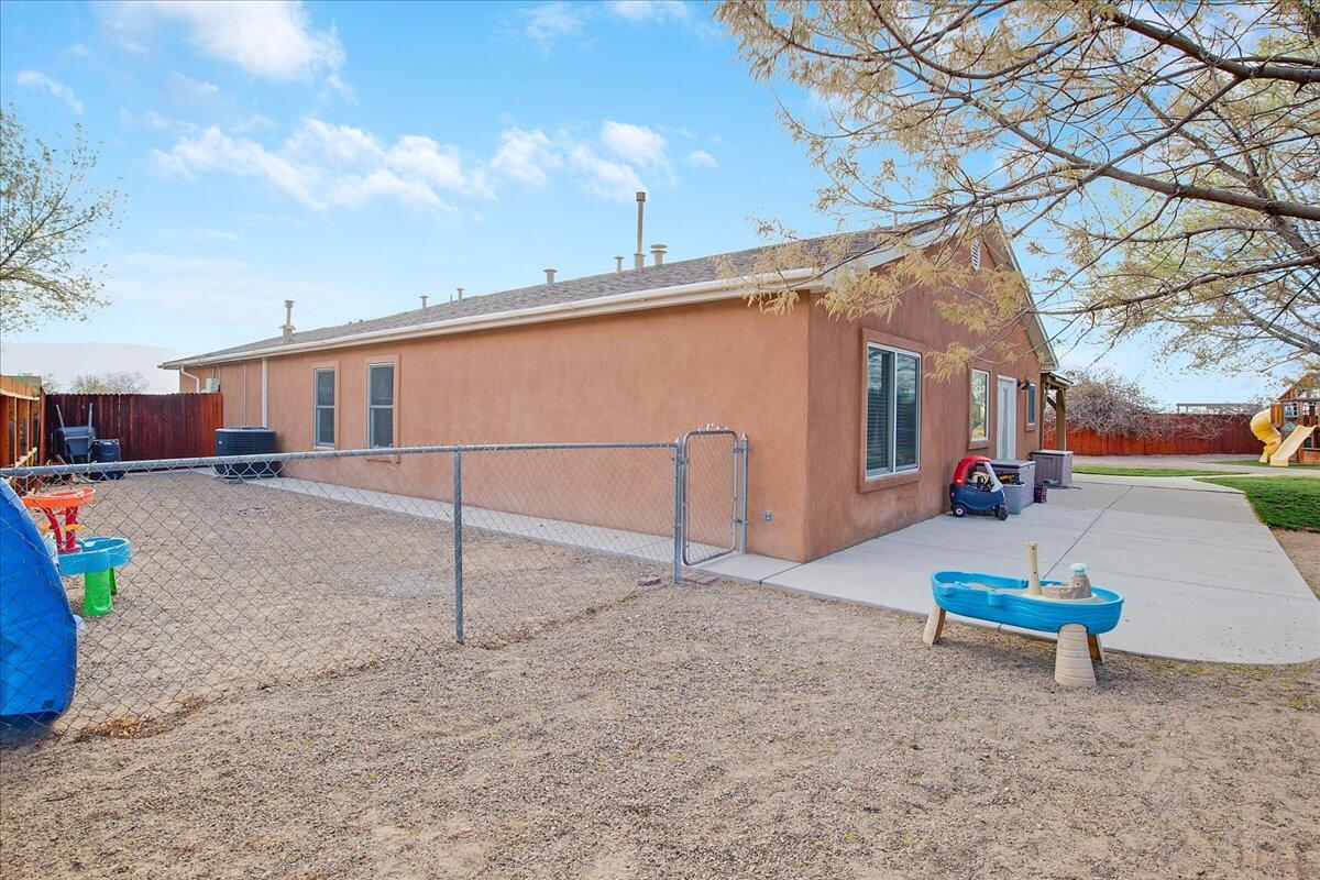 8101 RANCHO SEGURO NW