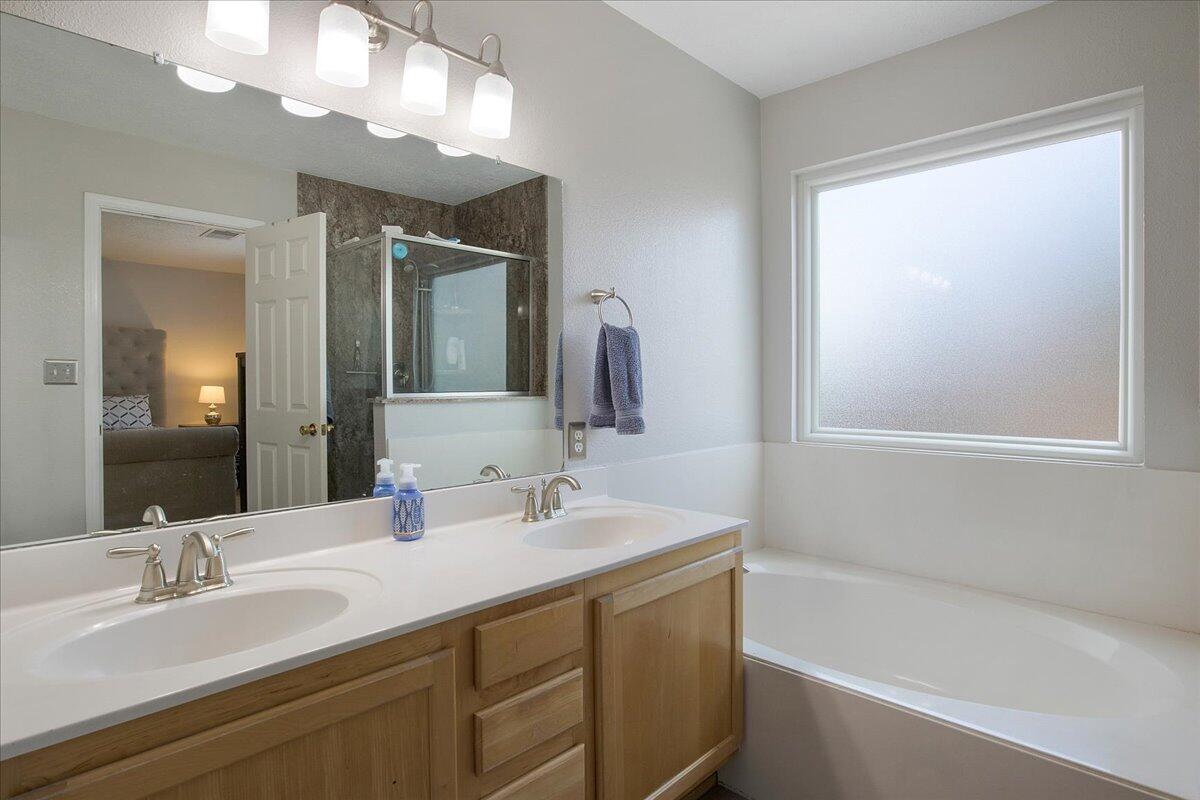 8101 RANCHO SEGURO NW