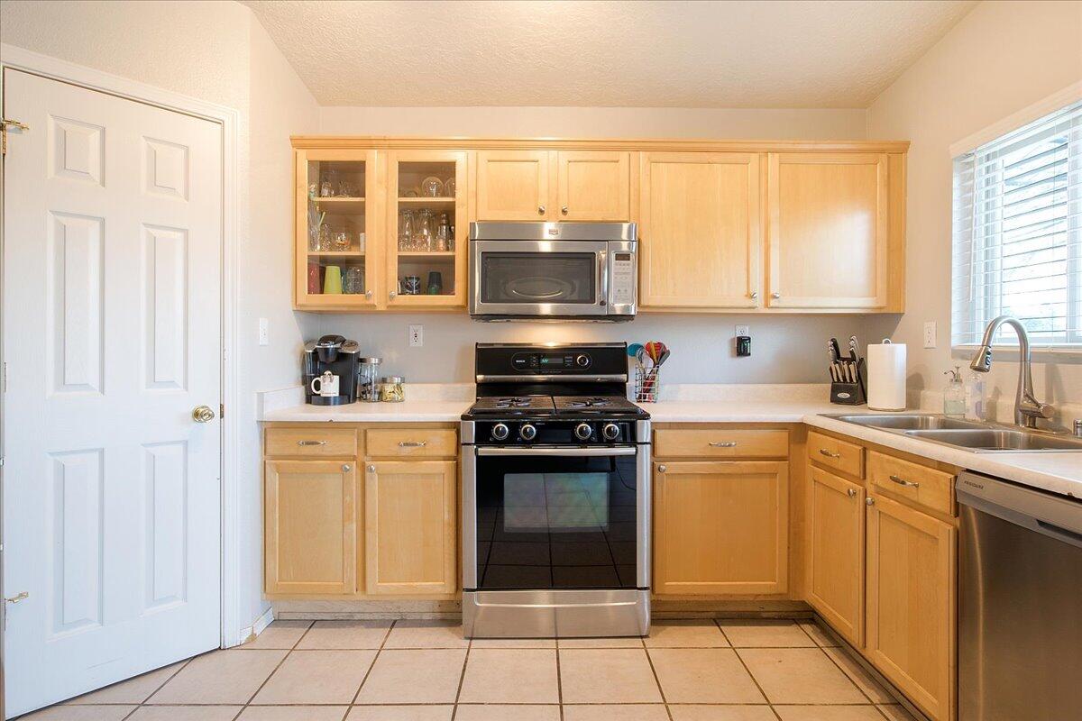 8101 RANCHO SEGURO NW