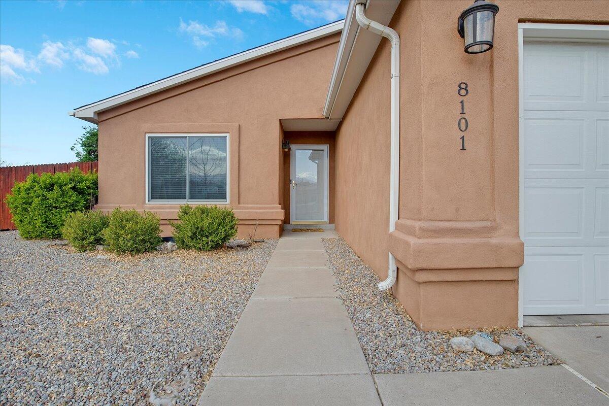 8101 RANCHO SEGURO NW